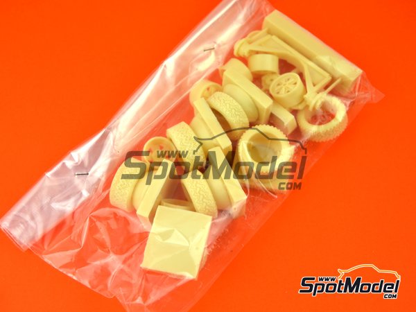 Image 10: Porsche 911SC Martini Racing - Safari Rally 1978 | Model car kit in 1/24 scale manufactured by Arena (ref. ARE862-24) Image 10: Porsche 911SC Martini Racing - Safari Rally 1978 | Model car kit in 1/24 scale manufactured by Arena (ref. ARE862-24)