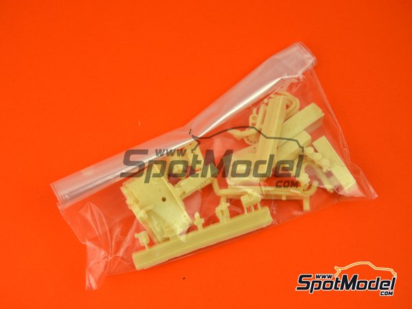 Image 12: Porsche 911SC Martini Racing - Safari Rally 1978 | Model car kit in 1/24 scale manufactured by Arena (ref. ARE862-24) Image 12: Porsche 911SC Martini Racing - Safari Rally 1978 | Model car kit in 1/24 scale manufactured by Arena (ref. ARE862-24)