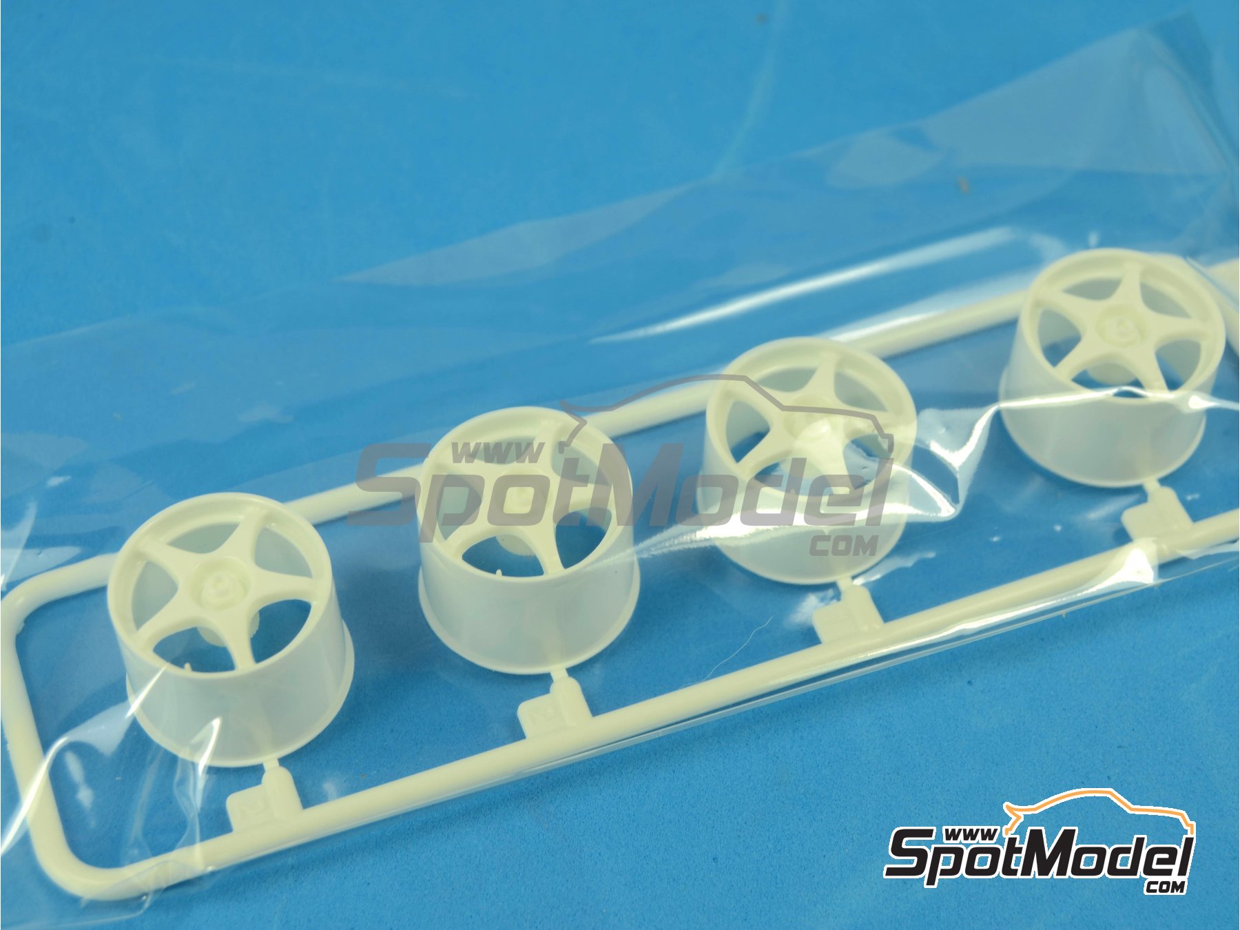 Fujimi: Model car kit 1/24 scale - McLaren F1 GTR Short Tail ... Fujimi: Model car kit 1/24 scale - McLaren F1 GTR Short Tail ...