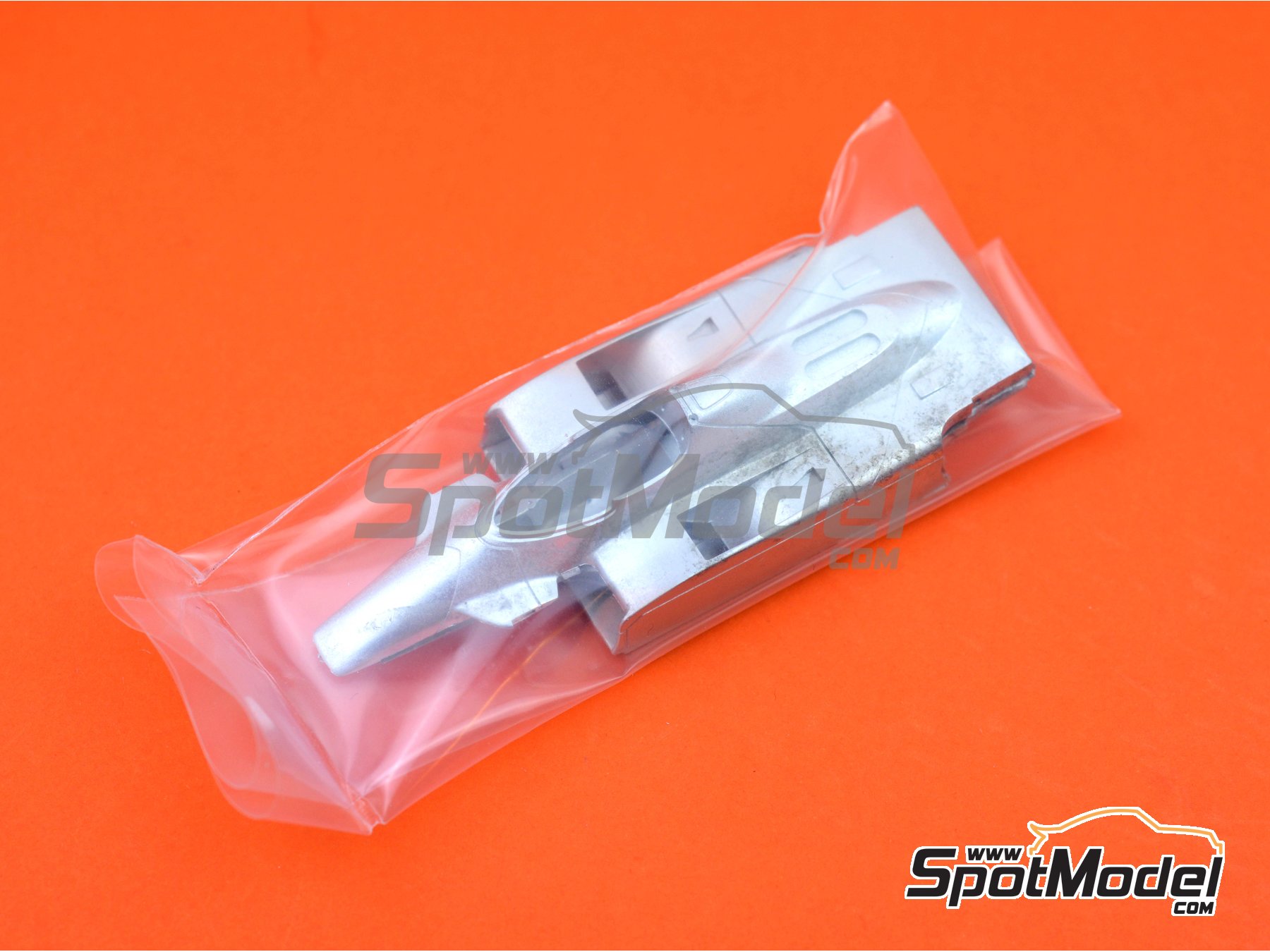 Image 6: McLaren Ford MP4/1B Marlboro - FIA Formula 1 World Championship 1982 | Model car kit in 1/43 scale manufactured by Tameo Kits (ref. SLK111) Image 6: McLaren Ford MP4/1B Marlboro - FIA Formula 1 World Championship 1982 | Model car kit in 1/43 scale manufactured by Tameo Kits (ref. SLK111)