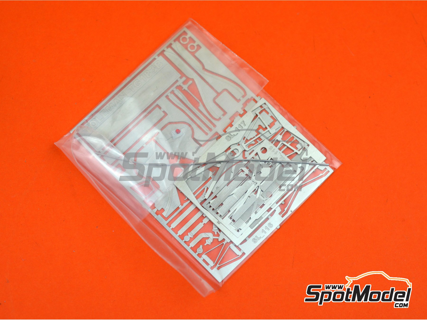 Image 8: Toleman Hart TG183B Candy Magirus - Test Silverstone 1983 | Model car kit in 1/43 scale manufactured by Tameo Kits (ref. SLK113) Image 8: Toleman Hart TG183B Candy Magirus - Test Silverstone 1983 | Model car kit in 1/43 scale manufactured by Tameo Kits (ref. SLK113)