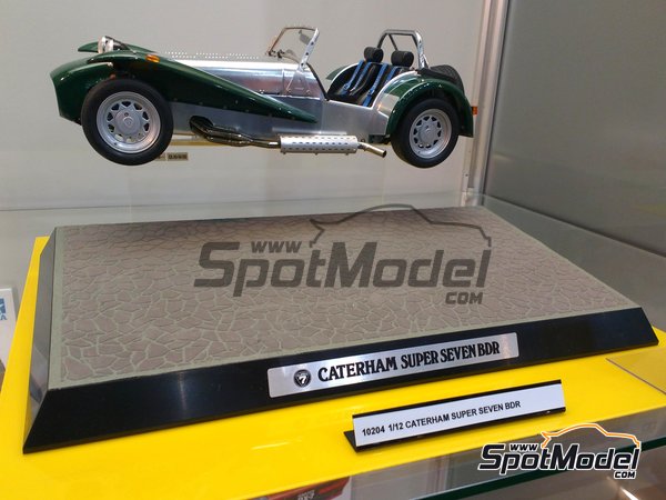Image 3: Caterham Super Seven BDR | Model car kit in 1/12 scale manufactured by Tamiya (ref. TAM10204, also 10204) Image 3: Caterham Super Seven BDR | Model car kit in 1/12 scale manufactured by Tamiya (ref. TAM10204, also 10204)
