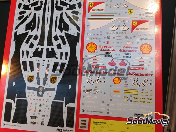 Image 4: Ferrari SF70H Banco Santander - Australian Formula 1 Grand Prix 2017 | Model car kit in 1/20 scale manufactured by Tamiya (ref. TAM20068, also 20068) Image 4: Ferrari SF70H Banco Santander - Australian Formula 1 Grand Prix 2017 | Model car kit in 1/20 scale manufactured by Tamiya (ref. TAM20068, also 20068)