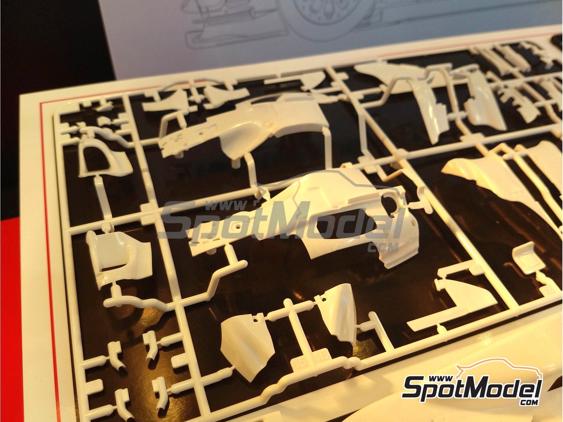 Image 11: Toyota TS050 Hybrid sponsored by Gazoo Racing - 24 Hours Le Mans 2018 | Car scale model kit in 1/24 scale manufactured by Tamiya (ref. TAM24349, also 4950344243495 and 24349) Image 11: Toyota TS050 Hybrid sponsored by Gazoo Racing - 24 Hours Le Mans 2018 | Car scale model kit in 1/24 scale manufactured by Tamiya (ref. TAM24349, also 4950344243495 and 24349)