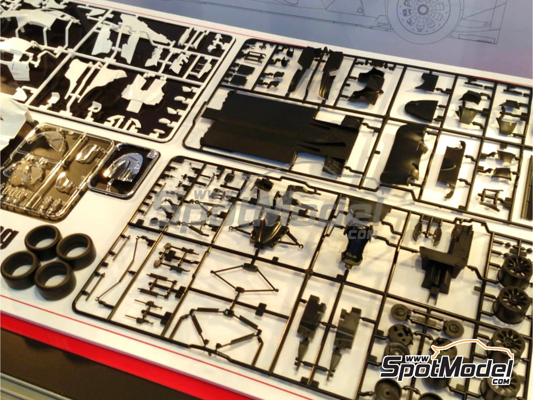 Image 18: Toyota TS050 Hybrid sponsored by Gazoo Racing - 24 Hours Le Mans 2018 | Car scale model kit in 1/24 scale manufactured by Tamiya (ref. TAM24349, also 4950344243495 and 24349) Image 18: Toyota TS050 Hybrid sponsored by Gazoo Racing - 24 Hours Le Mans 2018 | Car scale model kit in 1/24 scale manufactured by Tamiya (ref. TAM24349, also 4950344243495 and 24349)
