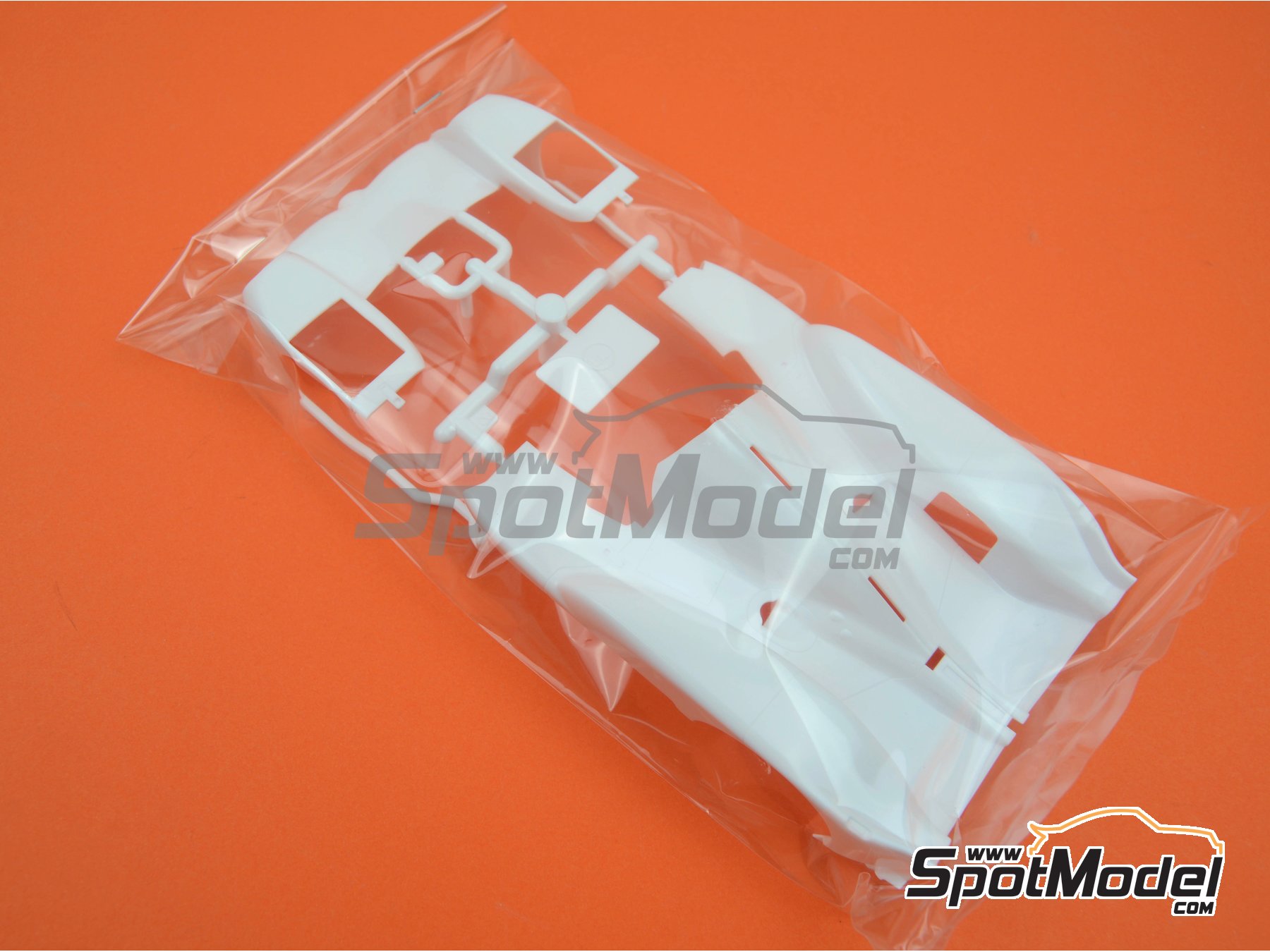 Image 21: Toyota TS050 Hybrid sponsored by Gazoo Racing - 24 Hours Le Mans 2018 | Car scale model kit in 1/24 scale manufactured by Tamiya (ref. TAM24349, also 4950344243495 and 24349) Image 21: Toyota TS050 Hybrid sponsored by Gazoo Racing - 24 Hours Le Mans 2018 | Car scale model kit in 1/24 scale manufactured by Tamiya (ref. TAM24349, also 4950344243495 and 24349)