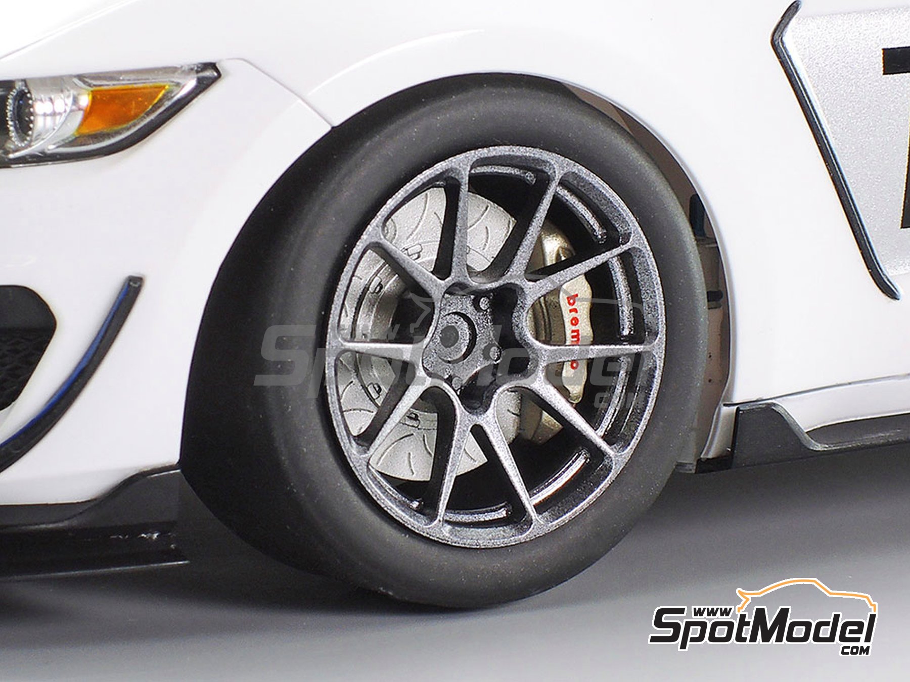 Image 9: Ford Mustang GT4 - Goodwood Festival of Speed 2017 | Car scale model kit in 1/24 scale manufactured by Tamiya (ref. TAM24354, also 4950344243549 and 24354) Image 9: Ford Mustang GT4 - Goodwood Festival of Speed 2017 | Car scale model kit in 1/24 scale manufactured by Tamiya (ref. TAM24354, also 4950344243549 and 24354)