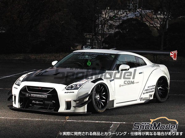 Aoshima 55915 LB-Works R35 GT-R Type 2 Ver 1 1/24 Scale kit 