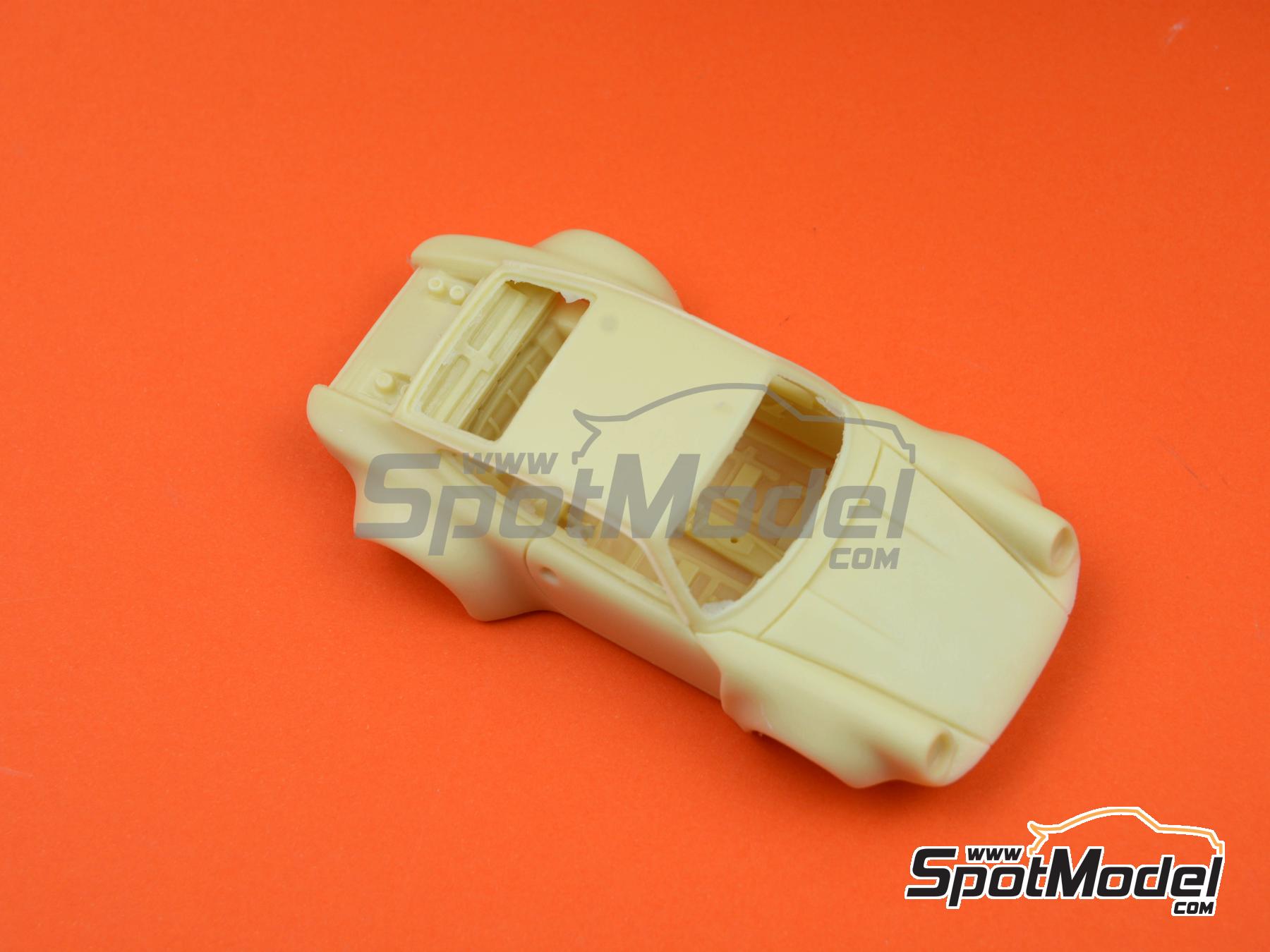 Image 3: Porsche 911 Carrera RSR Boricua Racing Team - Daytona 250 miles 1978 | Car scale model kit in 1/43 scale manufactured by Arena Modelli (ref.&nbsp;ARE1169)