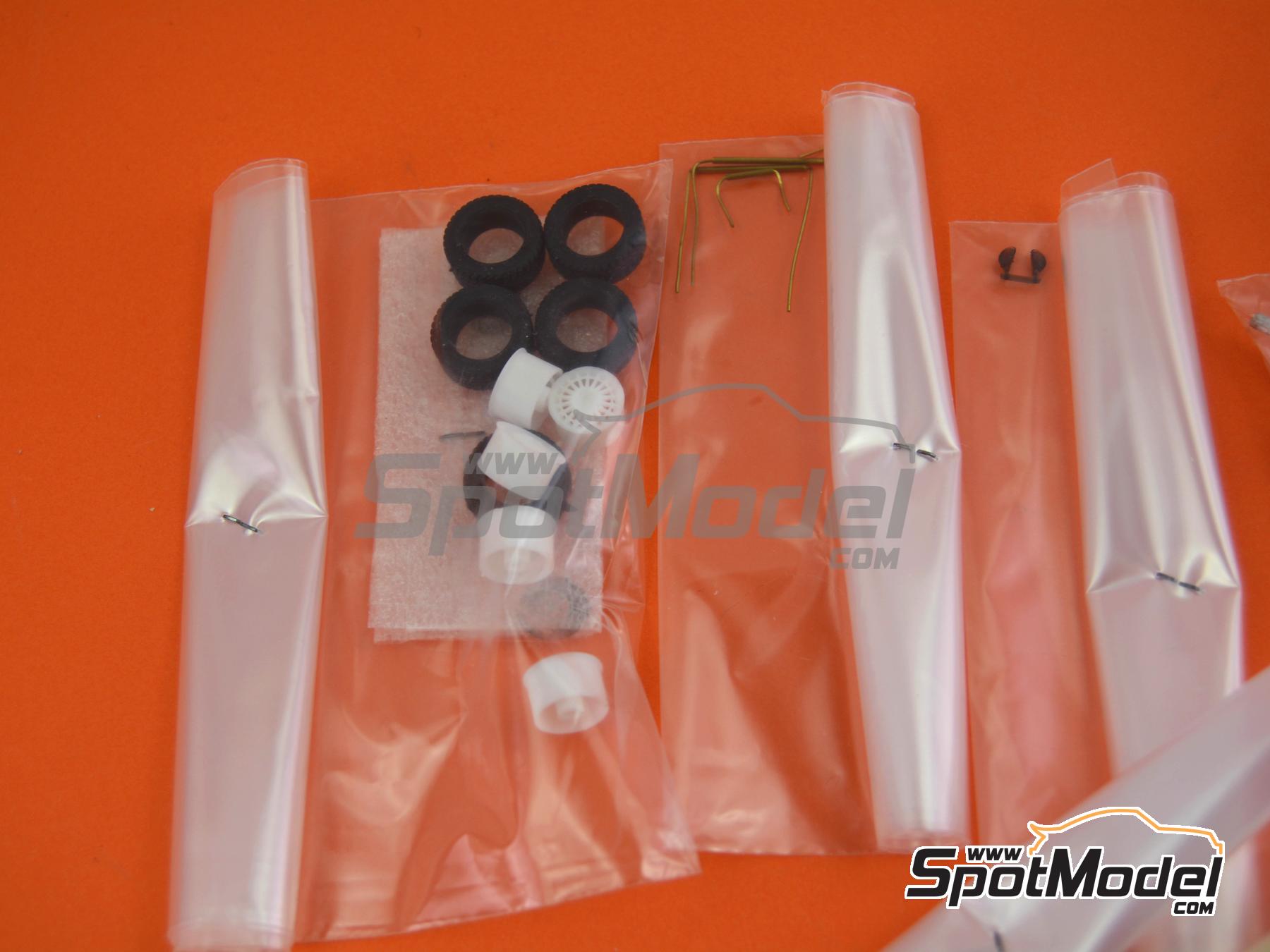 Image 7: Lancia Delta Integrale 16V Group A sponsored by Martini - Monte Carlo Rally - Rallye Automobile de Monte-Carlo 1990 | Car scale model kit in 1/43 scale manufactured by Arena Modelli (ref.&nbsp;ARE1413)