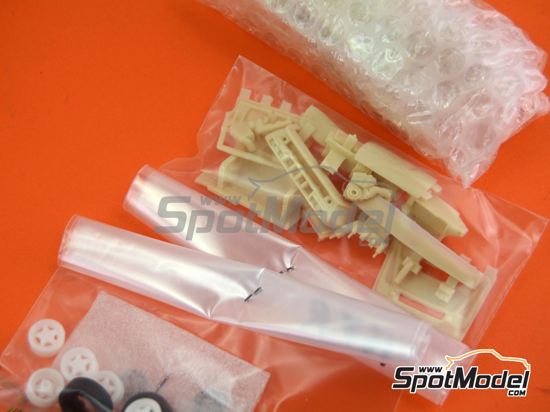 Image 2: Lancia Delta Integrale 16V Group A sponsored by Martini - Sanremo Rally 1989 | Car scale model kit in 1/43 scale manufactured by Arena Modelli (ref. ARE1414)