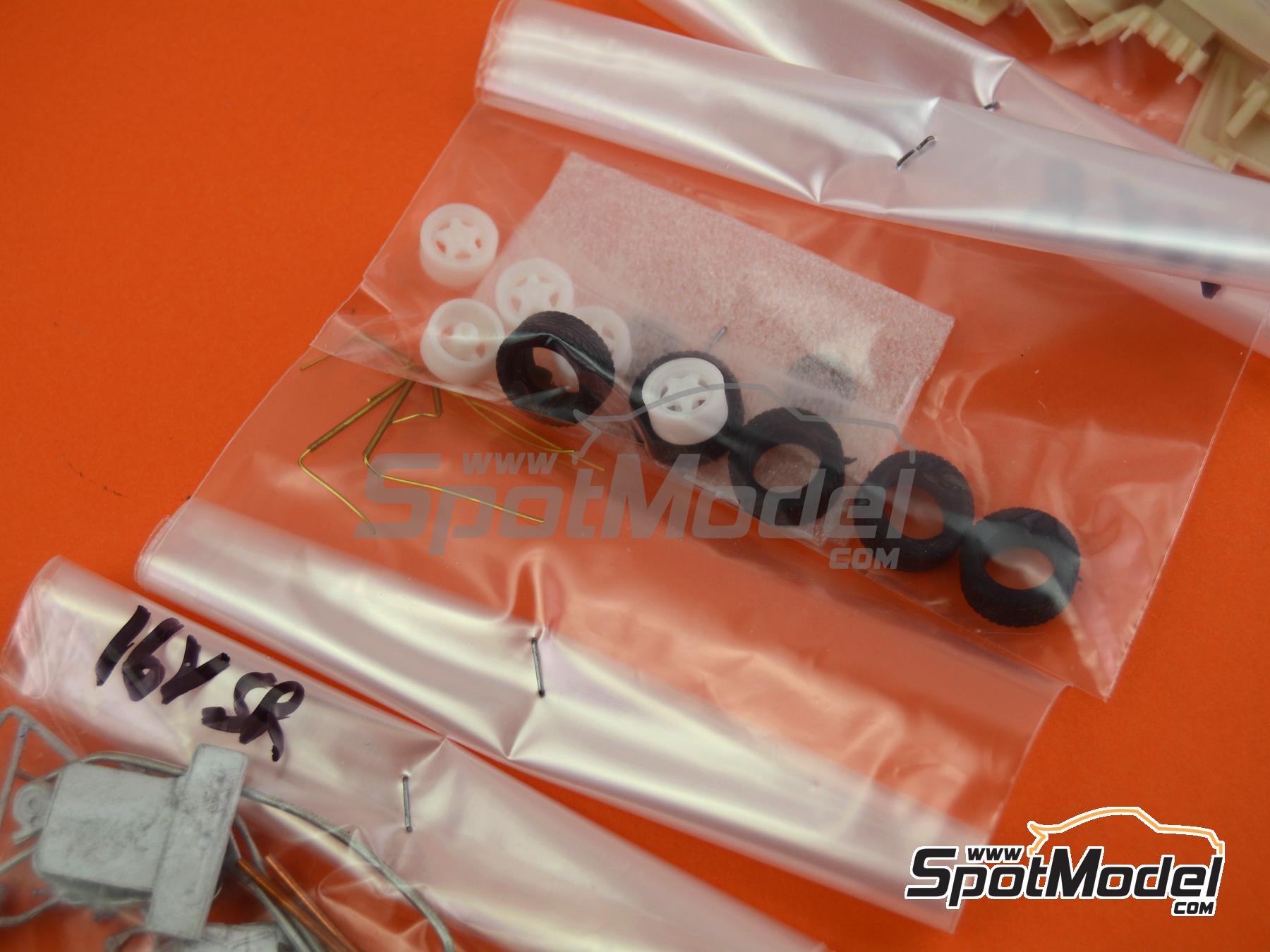 Image 3: Lancia Delta Integrale 16V Group A sponsored by Martini - Sanremo Rally 1989 | Car scale model kit in 1/43 scale manufactured by Arena Modelli (ref. ARE1414)