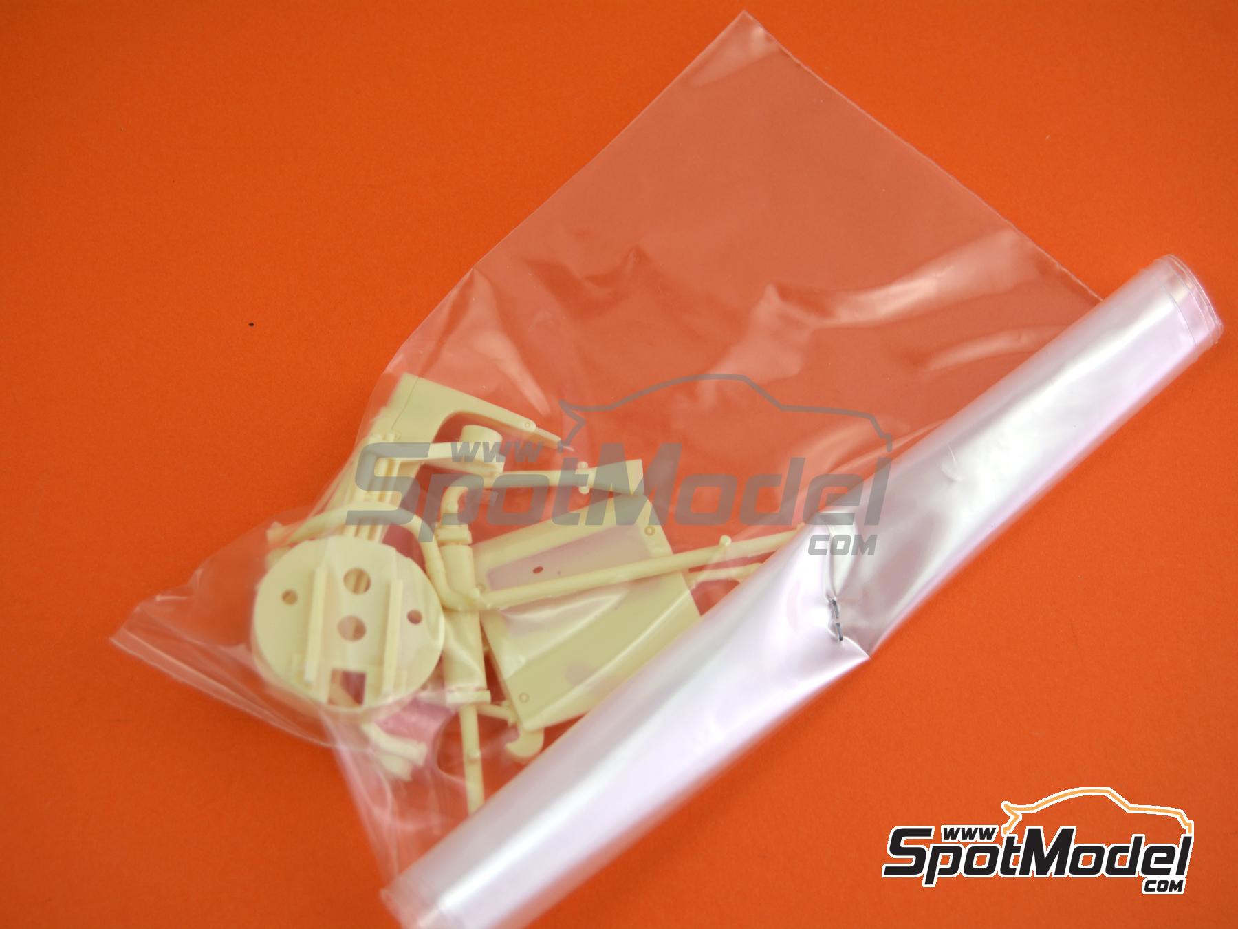 Image 4: Renault Clio Williams Group A Auto-Meca Team sponsored by Diac - Tour de Corse Rallye de France 1994 | Car scale model kit in 1/24 scale manufactured by Arena Modelli (ref. ARE1418-24)