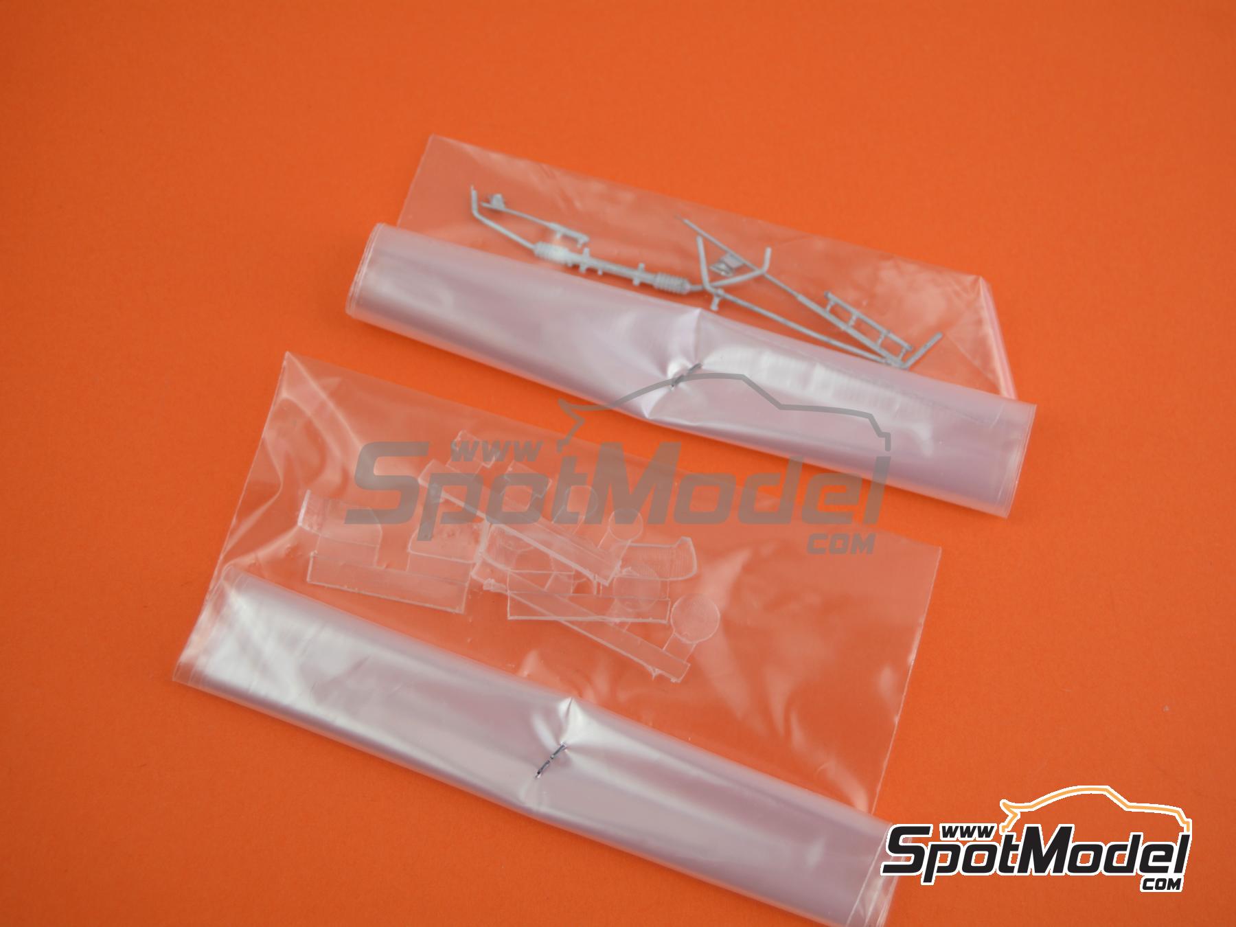 Image 9: Renault Clio Williams Group A Auto-Meca Team sponsored by Diac - Tour de Corse Rallye de France 1994 | Car scale model kit in 1/24 scale manufactured by Arena Modelli (ref. ARE1418-24)