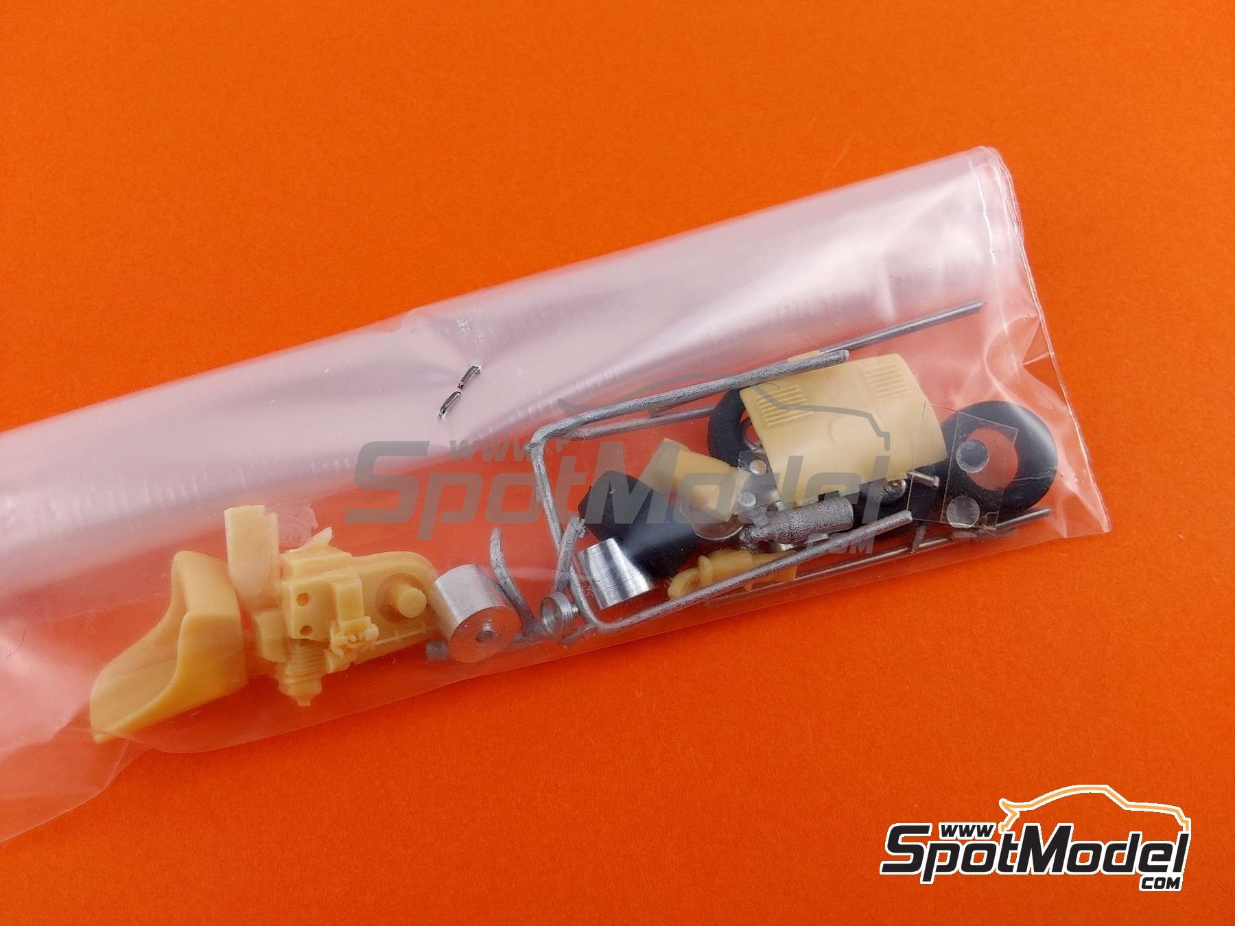 Image 7: Fiat Abarth 695 SS Group 2 - Press version | Car scale model kit in 1/43 scale manufactured by Arena Modelli (ref.&nbsp;ARE318)