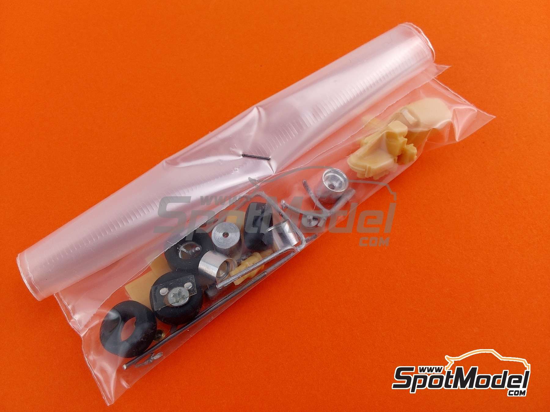 Image 9: Fiat Abarth 695 SS Group 2 - Press version | Car scale model kit in 1/43 scale manufactured by Arena Modelli (ref.&nbsp;ARE318)