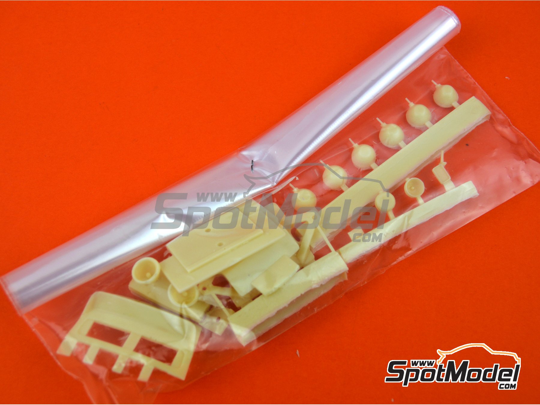 Image 14: Porsche 911SC sponsored by Martini Racing - Safari Rally 1978 | Car scale model kit in 1/24 scale manufactured by Arena Modelli (ref. ARE861-24)