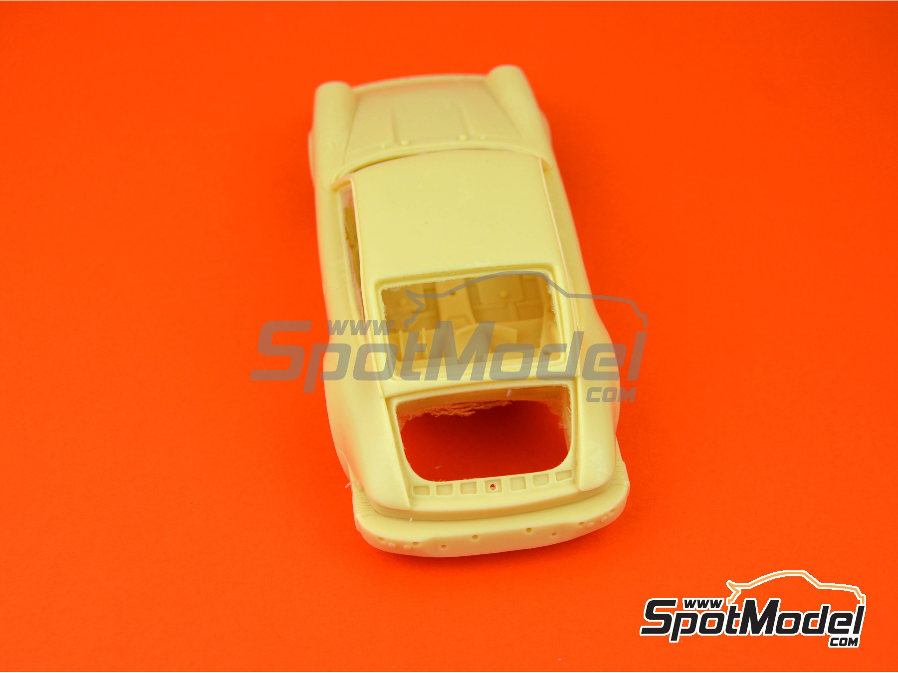 Image 5: Porsche 911SC sponsored by Martini Racing - Safari Rally 1978 | Car scale model kit in 1/24 scale manufactured by Arena Modelli (ref.&nbsp;ARE862-24)