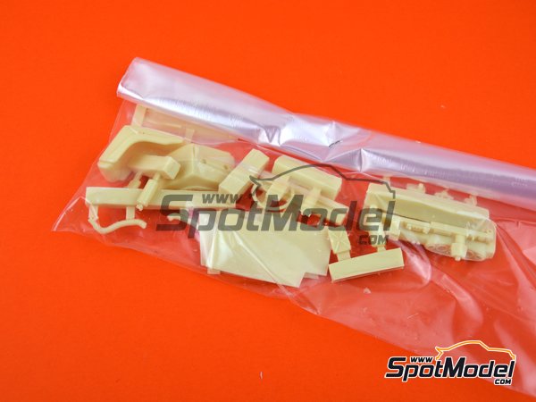 Image 11: Porsche 911SC Martini Racing - Safari Rally 1978 | Model car kit in 1/24 scale manufactured by Arena (ref.&nbsp;ARE861-24)