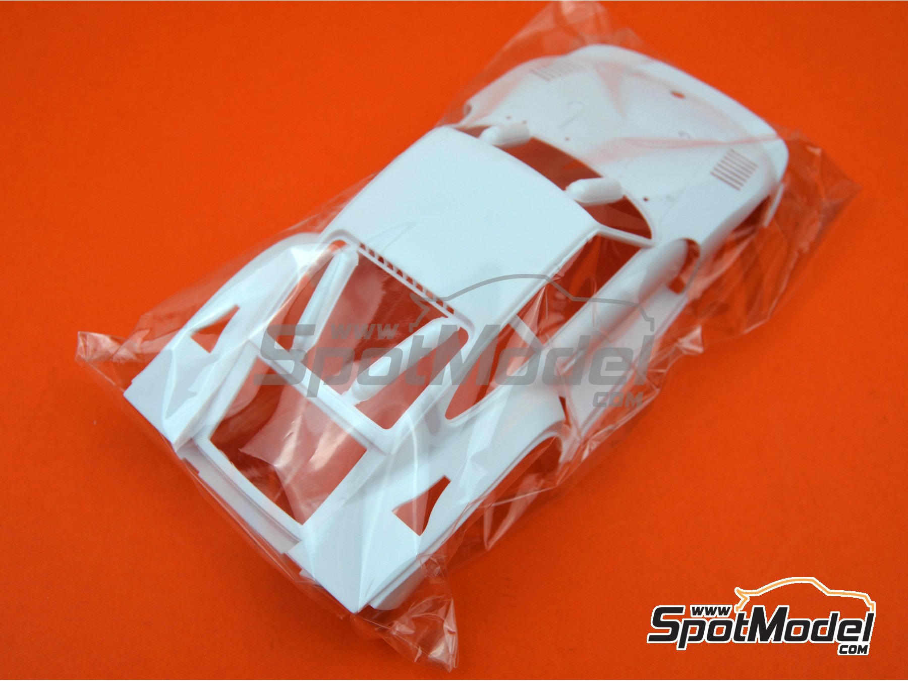 Image 15: Porsche 935 K2 Kremer Racing Team sponsored by Vaillant - Deutsche Rennsport Meisterschaft DRM 1977 | Car scale model kit in 1/24 scale manufactured by Beemax Model Kits (ref.&nbsp;B24015, also 4905083105108, 105108 and aos10510)