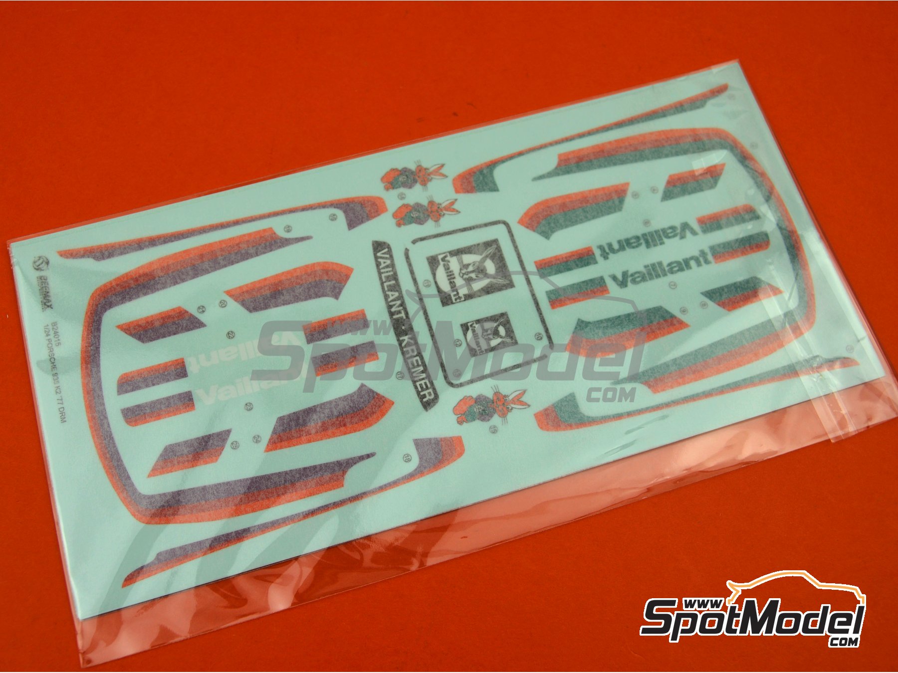 Image 23: Porsche 935 K2 Kremer Racing Team sponsored by Vaillant - Deutsche Rennsport Meisterschaft DRM 1977 | Car scale model kit in 1/24 scale manufactured by Beemax Model Kits (ref.&nbsp;B24015, also 4905083105108, 105108 and aos10510)