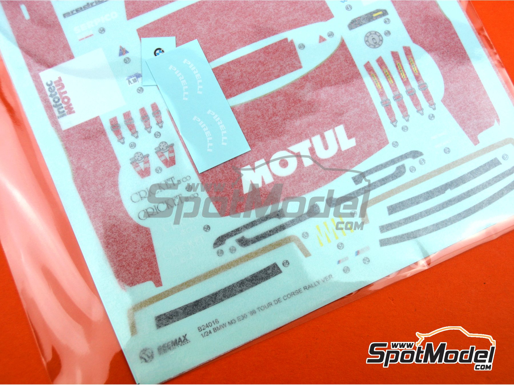 Image 20: BMW M3 E30 Rally Group A Bastos Motul - Tour de Corse 1988 | Model car kit in 1/24 scale manufactured by Beemax Model Kits (ref.&nbsp;B24016)