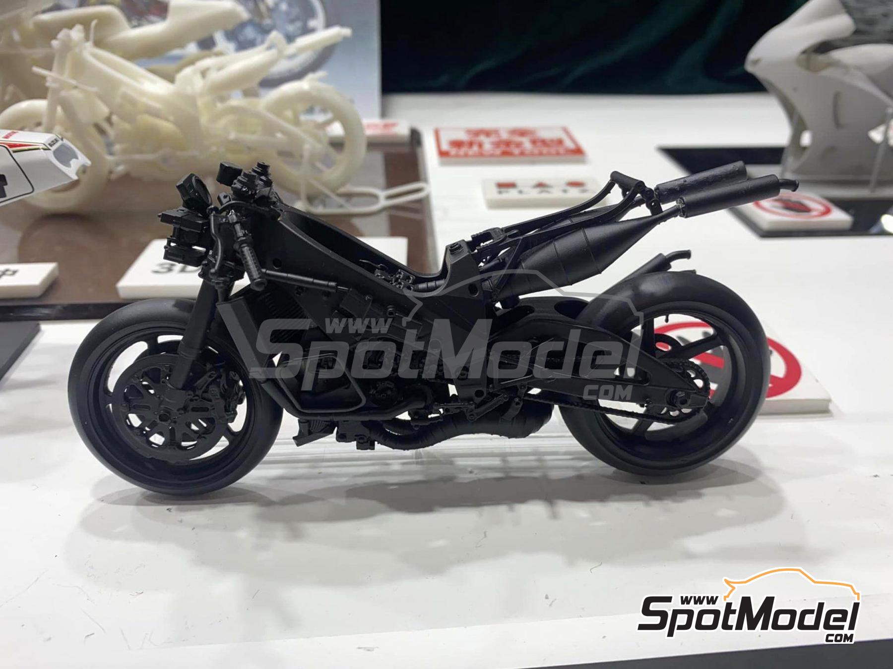 Image 3: Suzuki RGV500 XR79 Suzuki Team sponsored by Motul - Motorcycle World Championship 1993 | Motorbike scale model kit in 1/12 scale manufactured by Beemax Model Kits (ref. BX13001, also 4545782083811)
