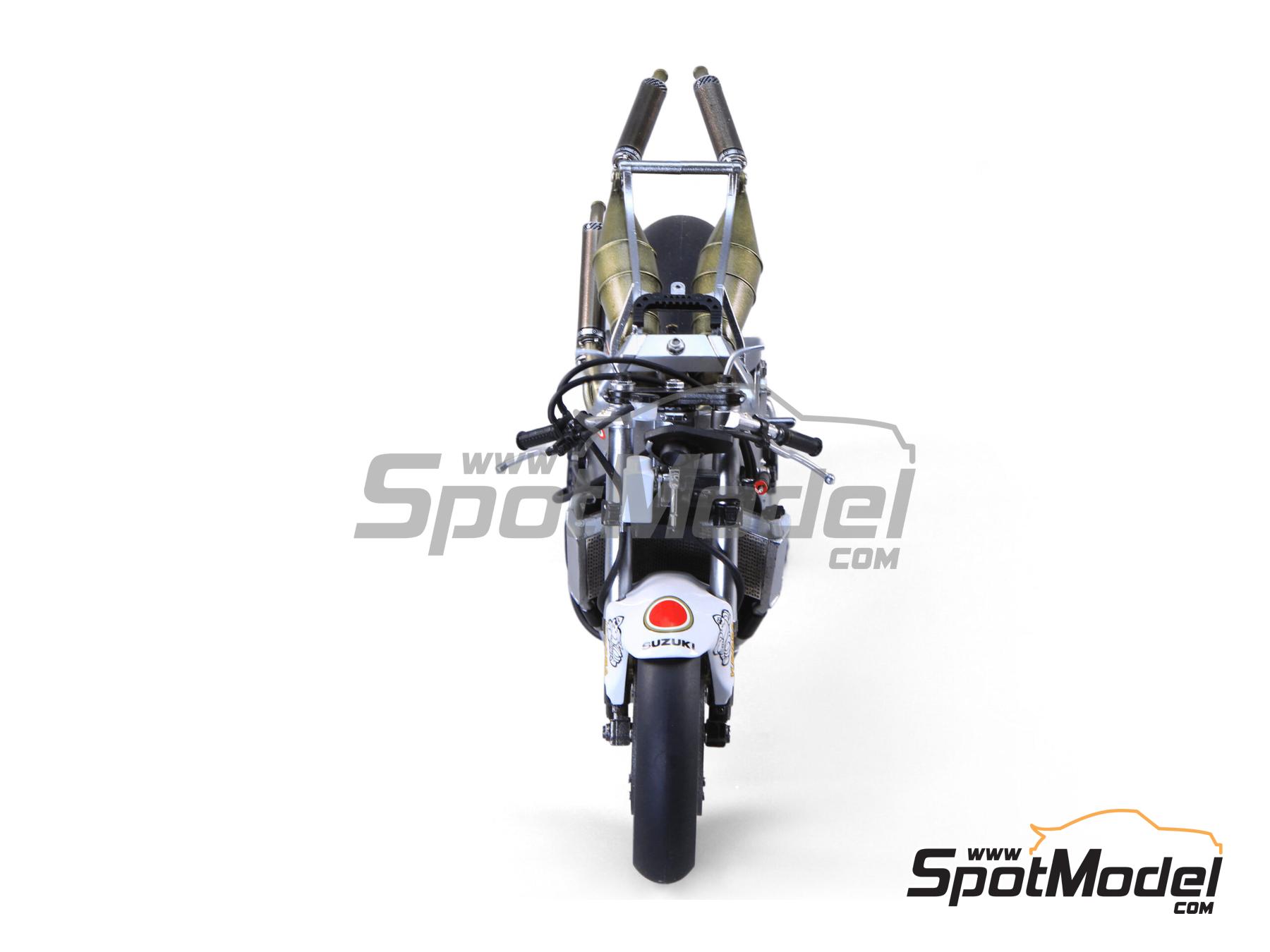 Image 16: Suzuki RGV500 XR79 Suzuki Team sponsored by Motul - Motorcycle World Championship 1993 | Motorbike scale model kit in 1/12 scale manufactured by Beemax Model Kits (ref. BX13001, also 4545782083811)