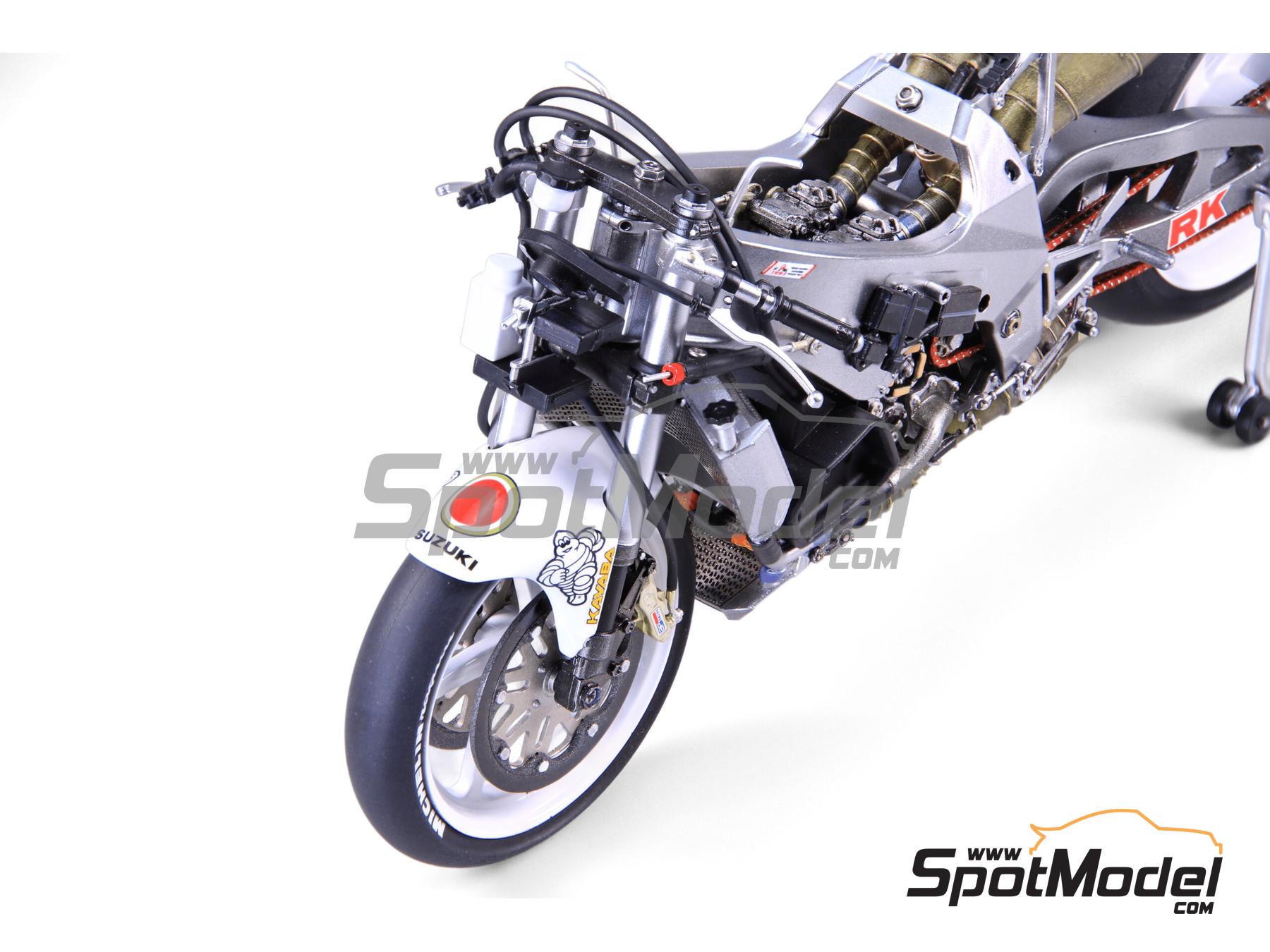 Image 18: Suzuki RGV500 XR79 Suzuki Team sponsored by Motul - Motorcycle World Championship 1993 | Motorbike scale model kit in 1/12 scale manufactured by Beemax Model Kits (ref. BX13001, also 4545782083811)