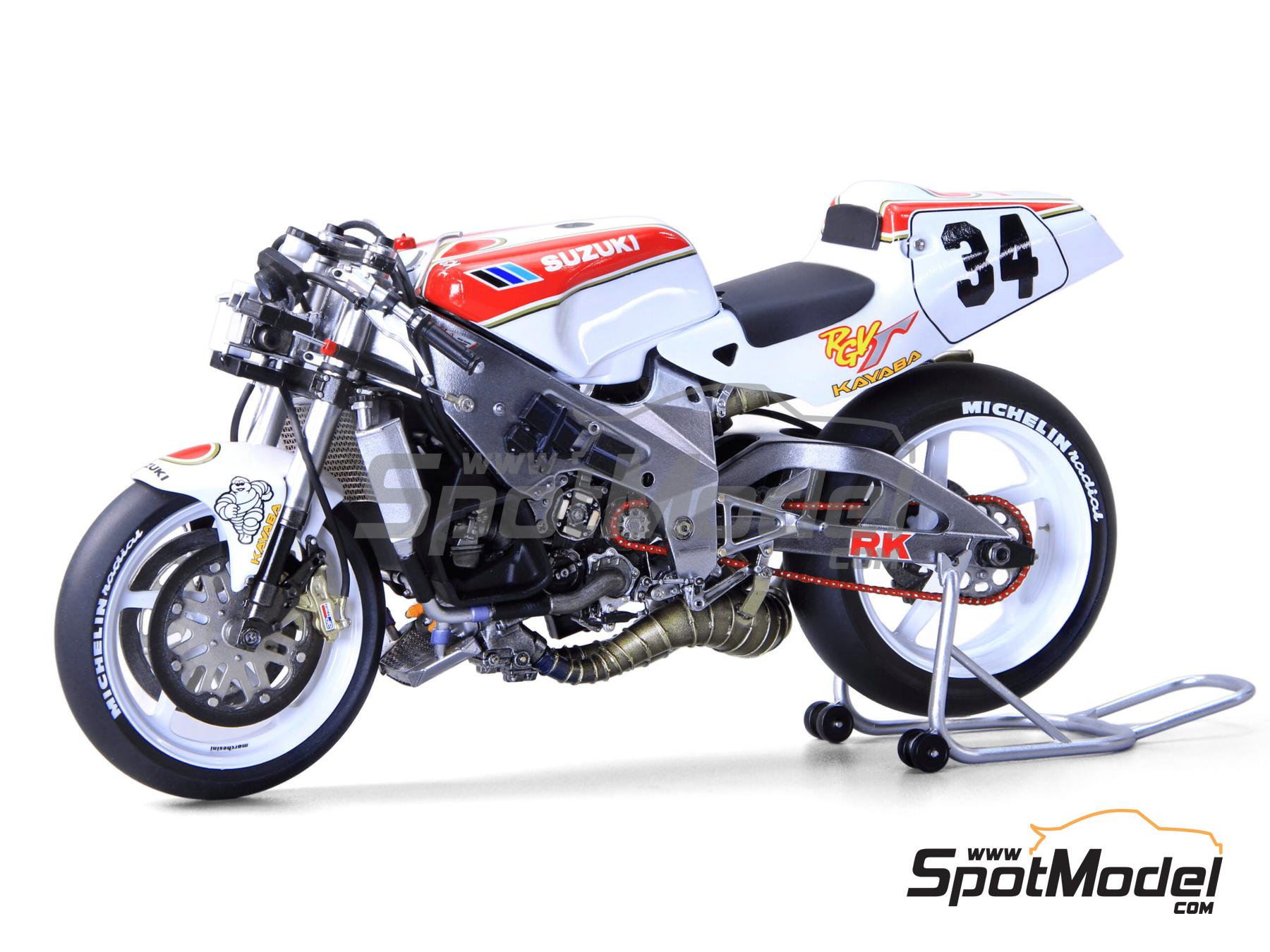 Image 20: Suzuki RGV500 XR79 Suzuki Team sponsored by Motul - Motorcycle World Championship 1993 | Motorbike scale model kit in 1/12 scale manufactured by Beemax Model Kits (ref. BX13001, also 4545782083811)