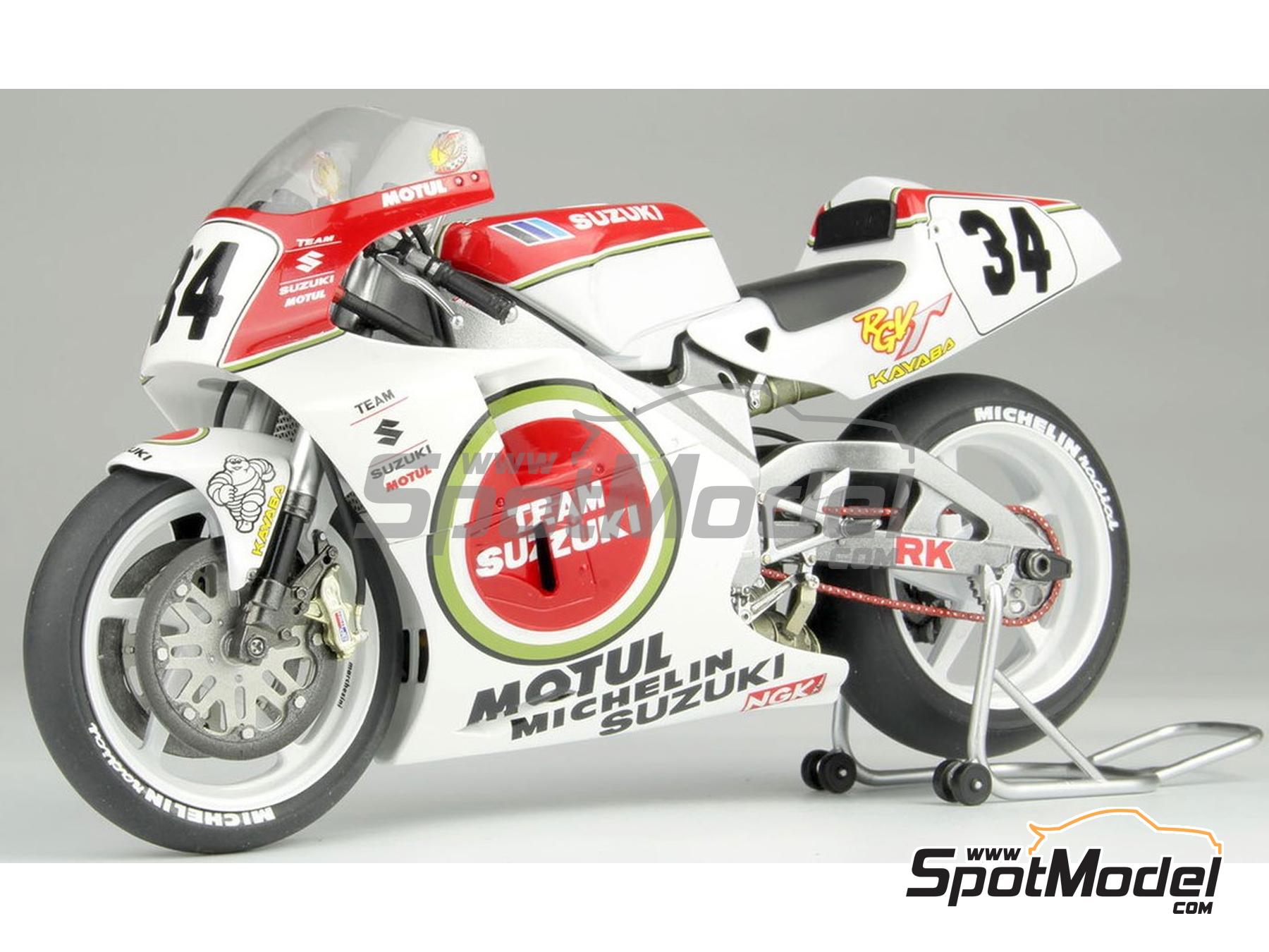 Image 24: Suzuki RGV500 XR79 Suzuki Team sponsored by Motul - Motorcycle World Championship 1993 | Motorbike scale model kit in 1/12 scale manufactured by Beemax Model Kits (ref. BX13001, also 4545782083811)
