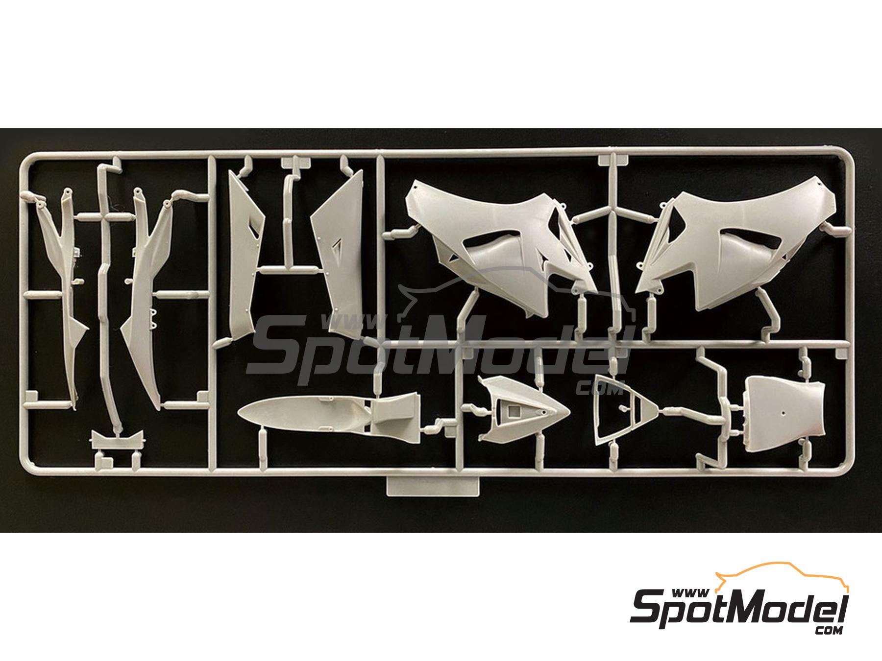 Image 17: Yamaha YZR-M1 Equipo Tech 3 patrocinado por Dunlop - Campeonato del Mundo de Moto GP 2007 | Maqueta de moto en escala&nbsp;1/12 fabricado por Beemax Model Kits (ref.&nbsp;BX13002, tambien 4545782131895)