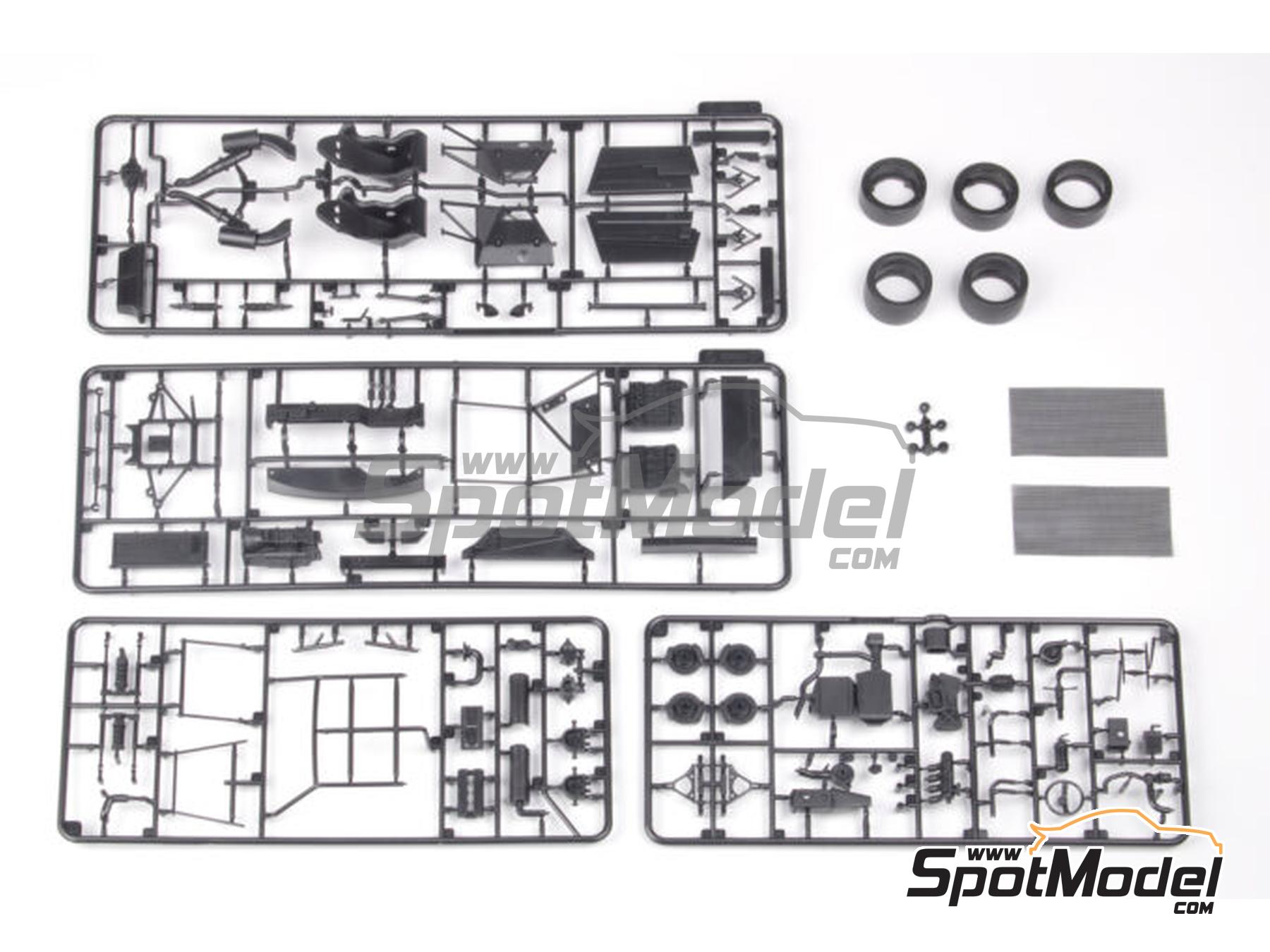 Image 7: Lancia Delta S4 Grupo B Equipo Scuderia Grifone patrocinado por Esso Super Oil - Rally Cataluña 1986 | Maqueta de coche en escala 1/24 fabricado por Beemax Model Kits (ref. BX24034, tambien 4545782082166)