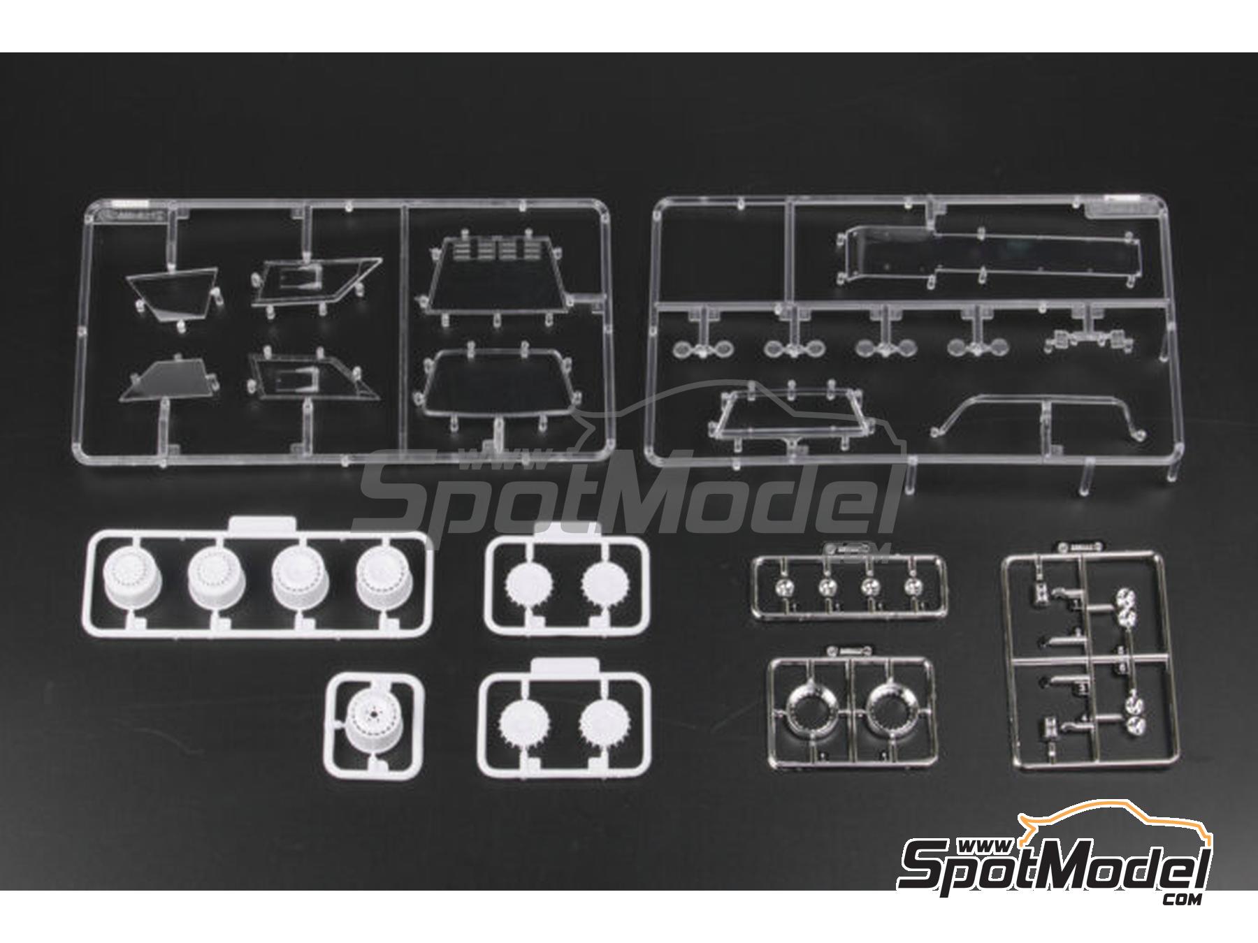 Image 8: Lancia Delta S4 Grupo B Equipo Scuderia Grifone patrocinado por Esso Super Oil - Rally Cataluña 1986 | Maqueta de coche en escala 1/24 fabricado por Beemax Model Kits (ref. BX24034, tambien 4545782082166)