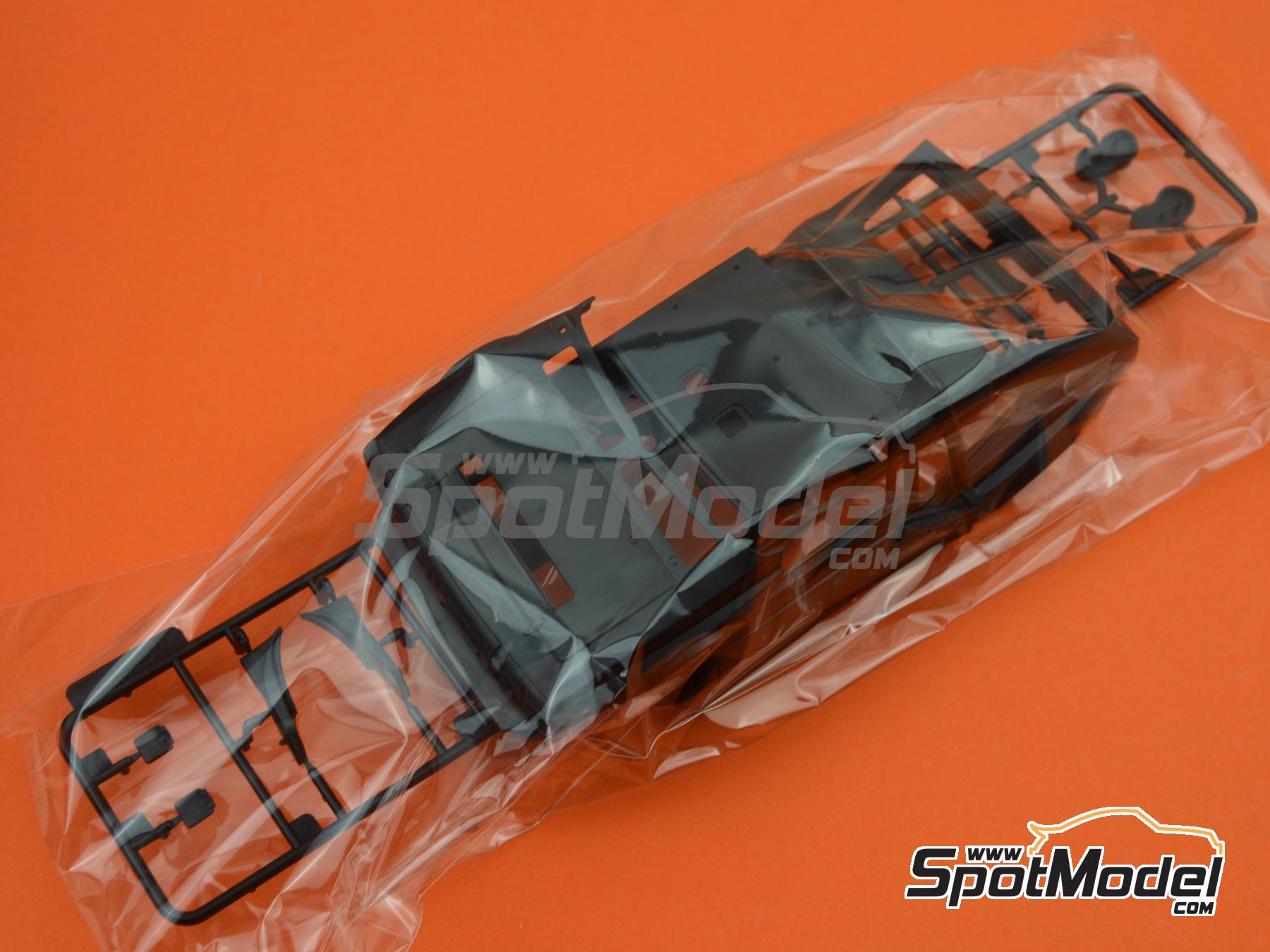 Image 17: Lancia Delta S4 Grupo B Equipo Scuderia Grifone patrocinado por Esso Super Oil - Rally Cataluña 1986 | Maqueta de coche en escala 1/24 fabricado por Beemax Model Kits (ref. BX24034, tambien 4545782082166)