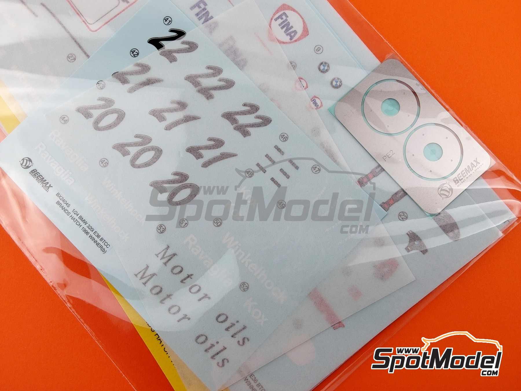 Image 13: BMW 320i E36 Equipo BMW Schnitzer patrocinado por Fina - Brands Hatch BTCC 1996 | Maqueta de coche en escala&nbsp;1/24 fabricado por Beemax Model Kits (ref.&nbsp;BX24045, tambien 4545782101669)