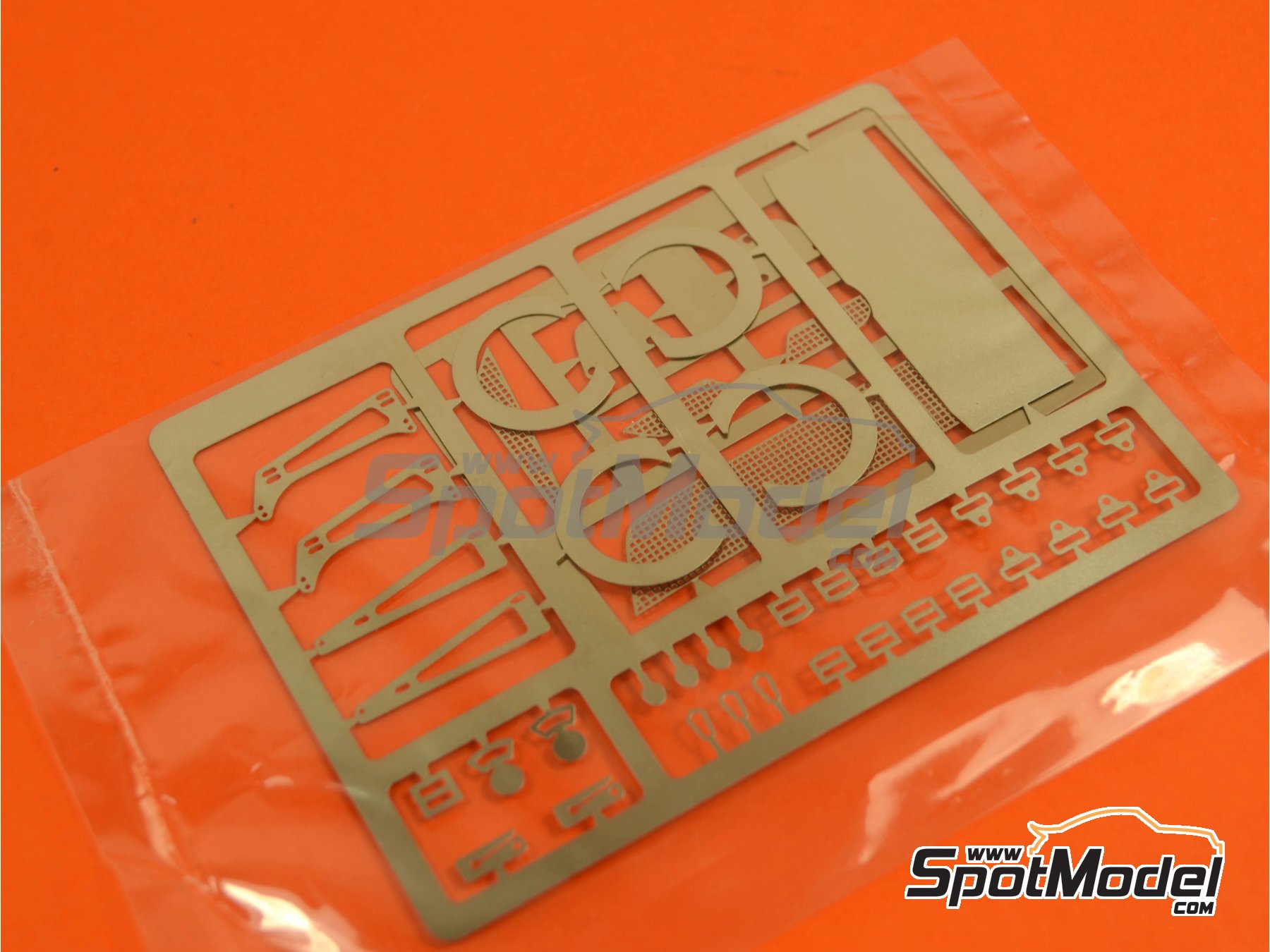 Image 15: Volkswagen Polo R WRC - Alsace France Rally 2013 | Car scale model kit in 1/24 scale manufactured by Belkits (ref. BEL-005, also 9789491110740 and BEL005)