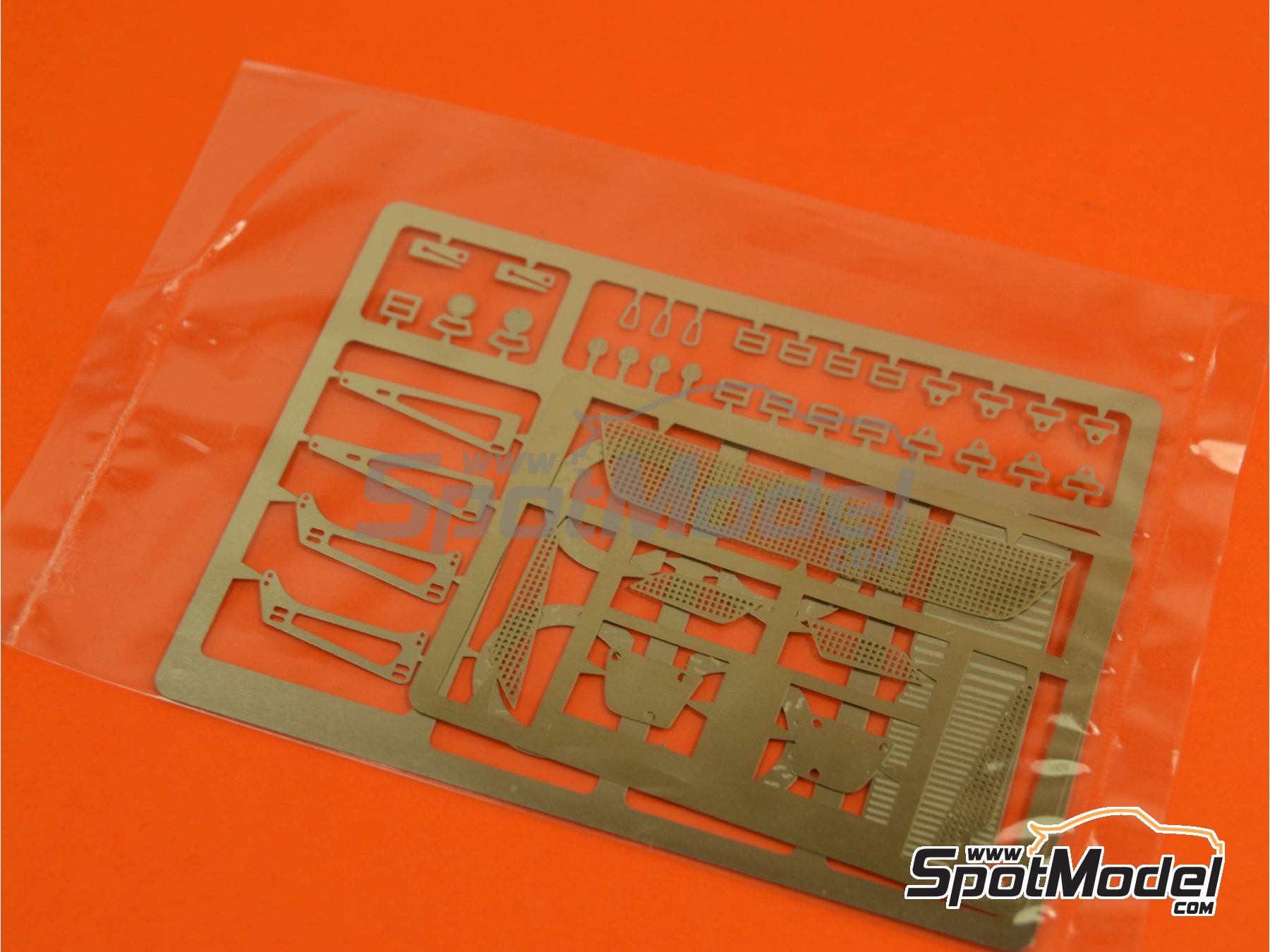 Image 16: Volkswagen Polo R WRC - Alsace France Rally 2013 | Car scale model kit in 1/24 scale manufactured by Belkits (ref. BEL-005, also 9789491110740 and BEL005)