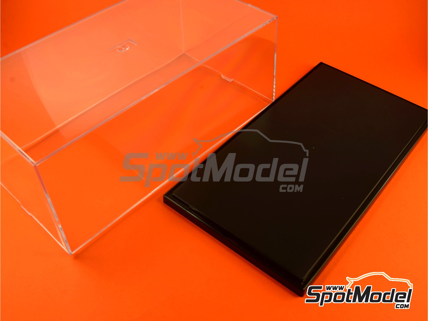 Image 4: Display case for 1/24 scale model cars | Display case in 1/24 scale manufactured by Belkits (ref.&nbsp;BEL-ACC001, also 9789491094644 and BELACC001)