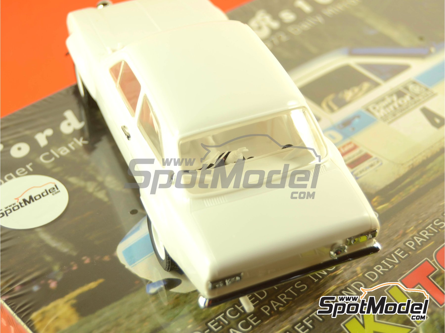 Image 26: Ford Escort RS1600 Mk I sponsored by Esso Uniflo - Great Britain RAC Rally 1972 | Car scale model kit in 1/24 scale manufactured by Belkits (ref.&nbsp;BEL007, also 9789597241645 and BEL-007)