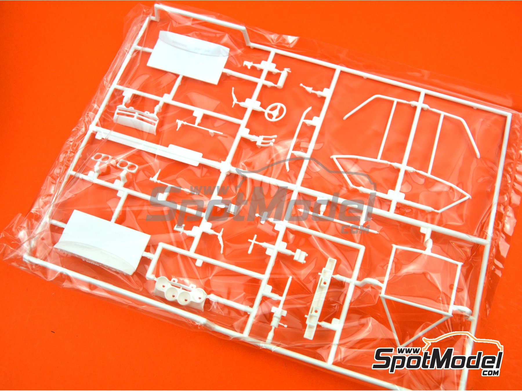 Image 4: Opel Manta 400 Grupo B patrocinado por Saxon Watches - Rally 24 Horas de Ypres 1984 | Maqueta de coche en escala 1/24 fabricado por Belkits (ref. BEL009, tambien 9789597256113 y BEL-009)