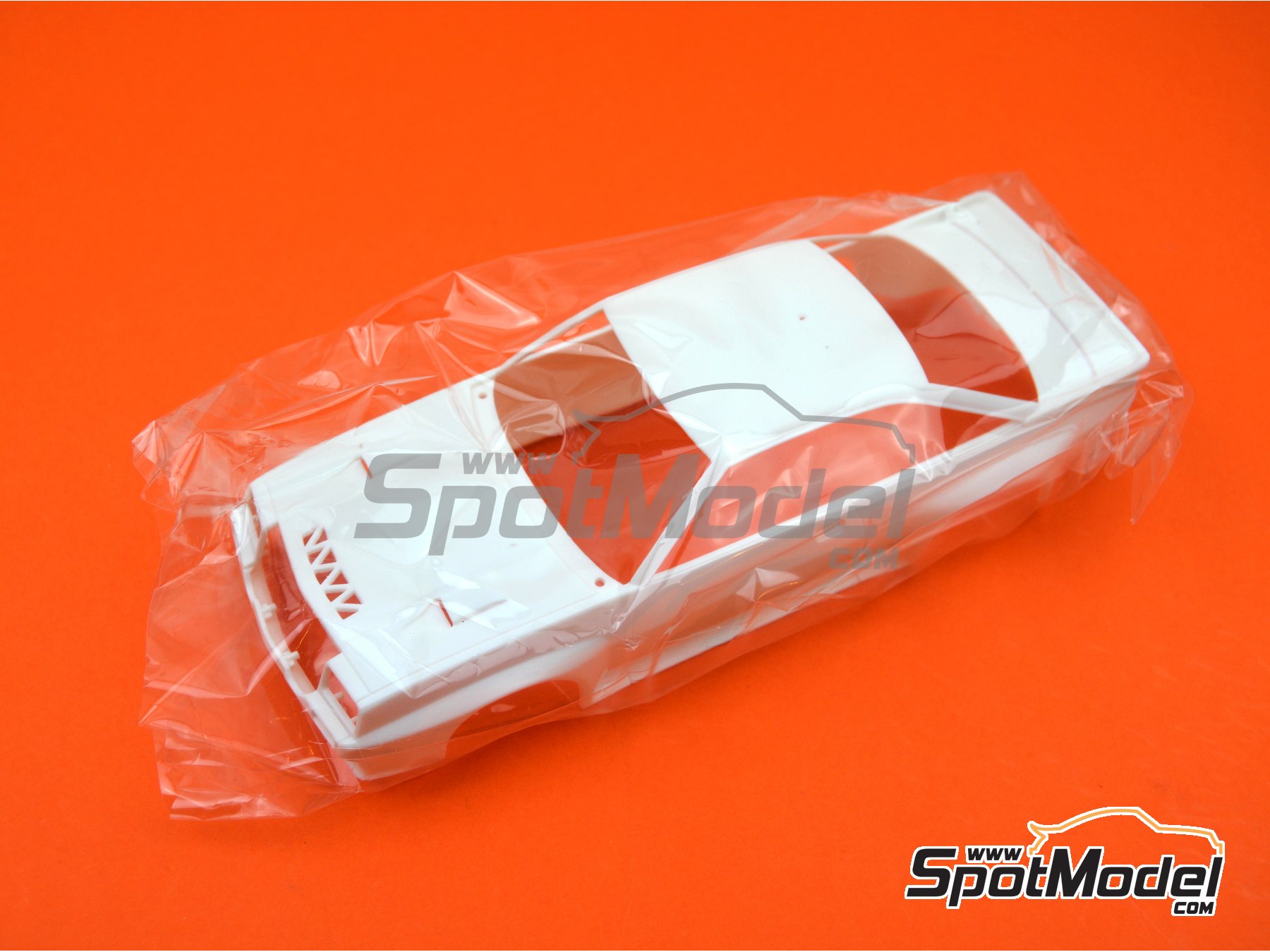 Image 12: Opel Manta 400 Grupo B patrocinado por Saxon Watches - Rally 24 Horas de Ypres 1984 | Maqueta de coche en escala 1/24 fabricado por Belkits (ref. BEL009, tambien 9789597256113 y BEL-009)