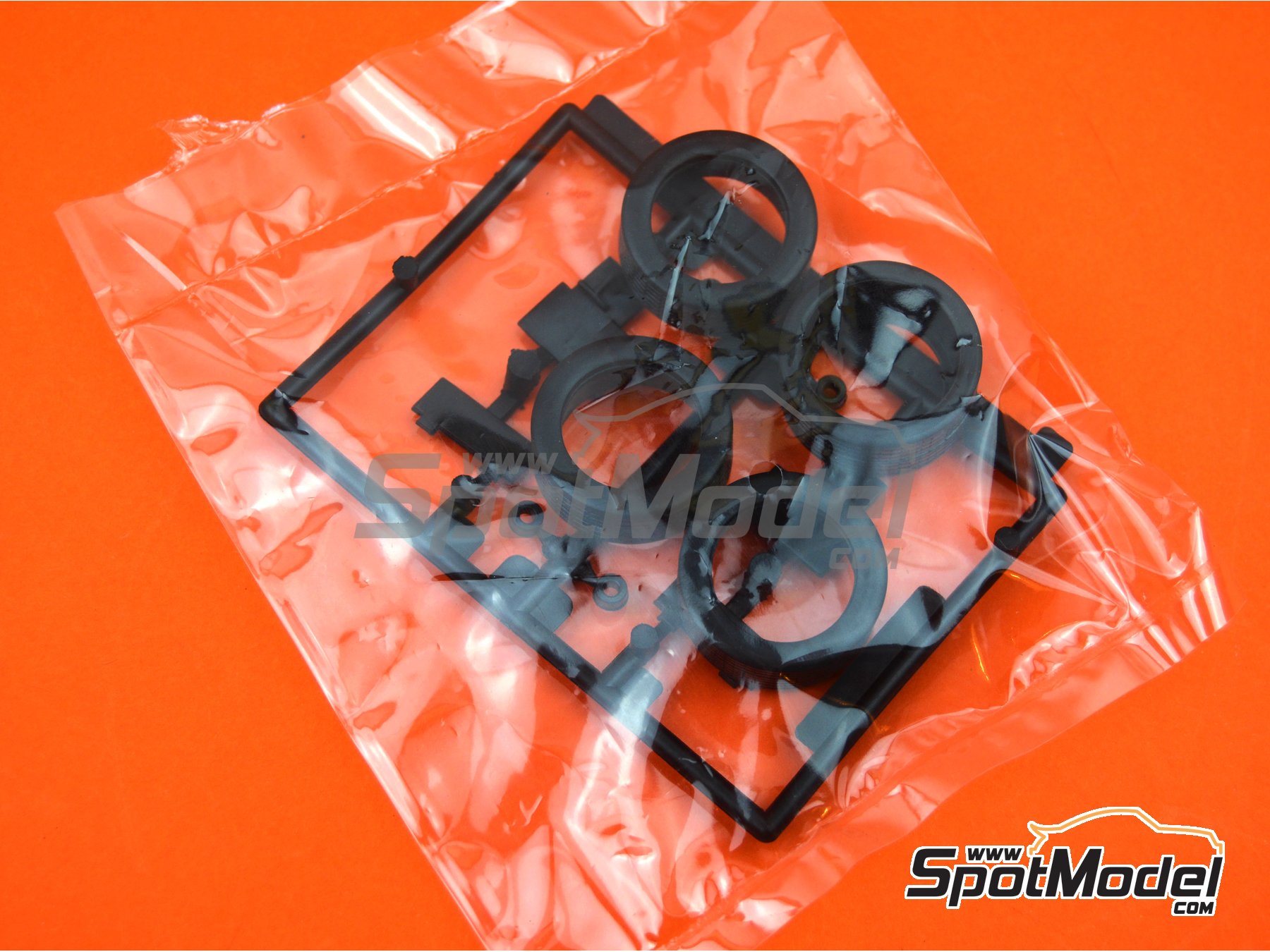 Image 19: Opel Manta 400 Grupo B patrocinado por Saxon Watches - Rally 24 Horas de Ypres 1984 | Maqueta de coche en escala 1/24 fabricado por Belkits (ref. BEL009, tambien 9789597256113 y BEL-009)