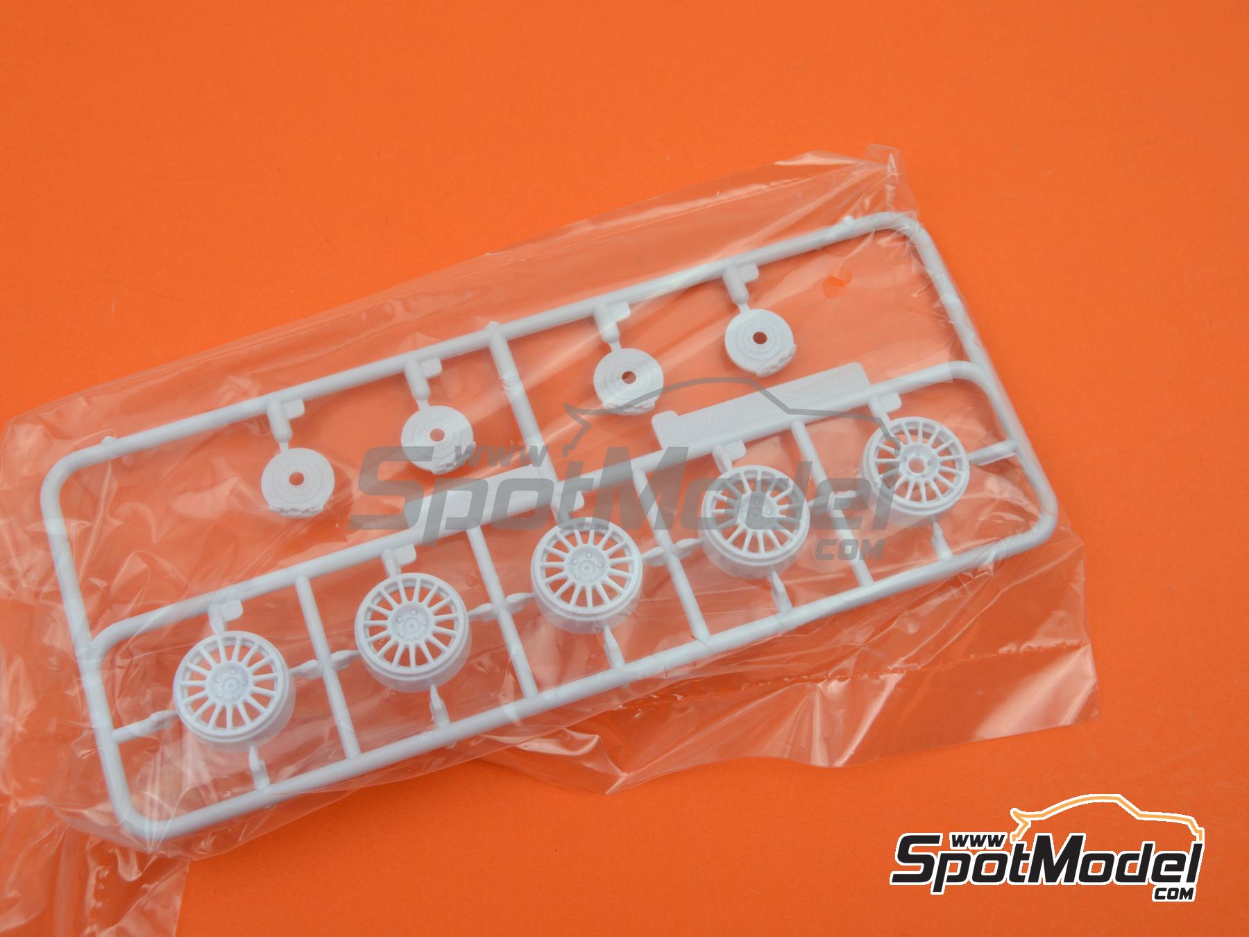 Image 8: Hyundai i20 Coupe WRC Equipo Hyundai Shell Mobis WRT - Rally de Monte Carlo - Rallye Automobile de Monte-Carlo 2020 | Maqueta de coche en escala&nbsp;1/24 fabricado por Belkits (ref.&nbsp;BEL021, tambien 9789638998958 y BEL-021)