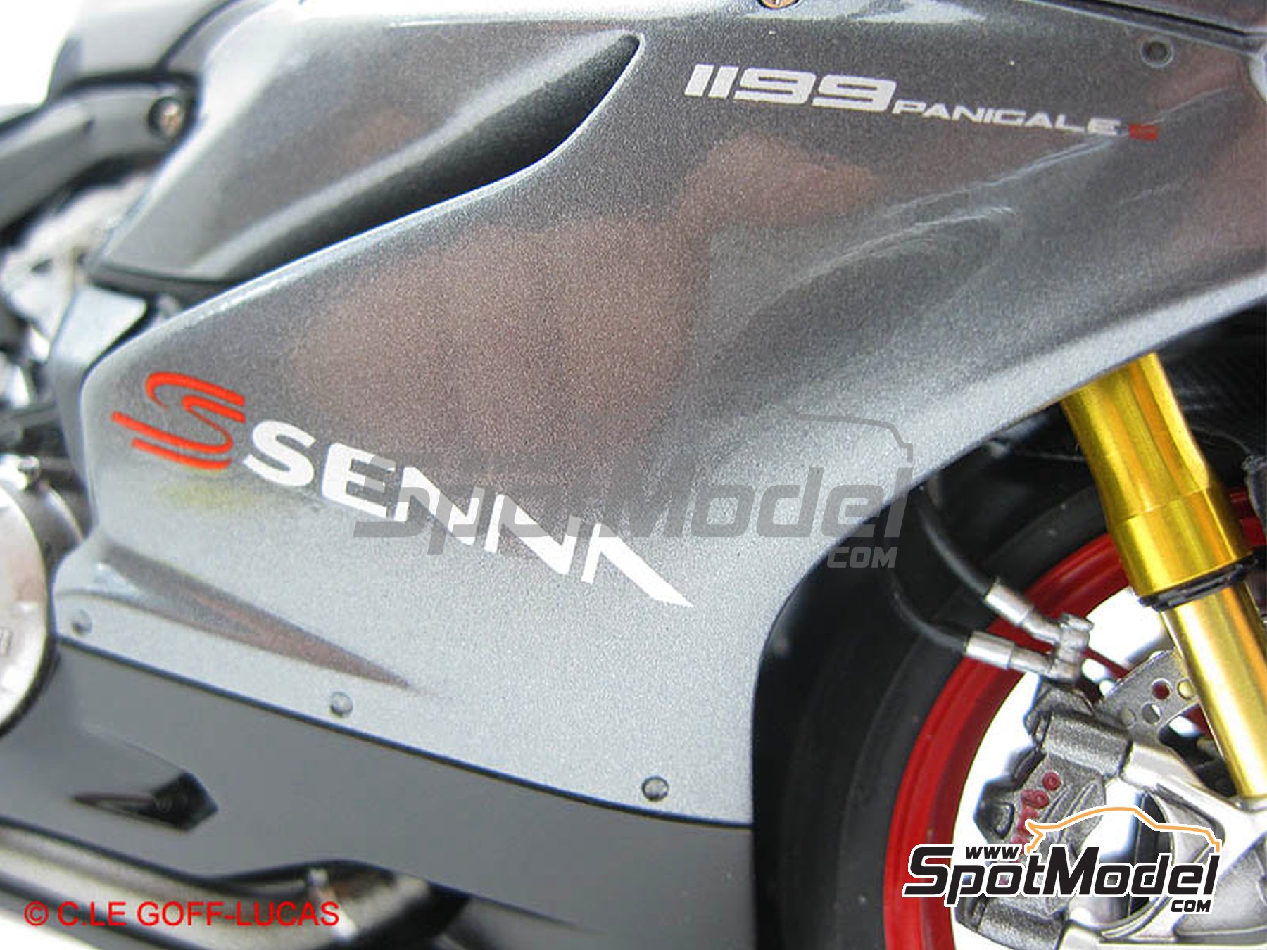 Image 2: Ducati Panigale S Senna | Decoraci&oacute;n en escala&nbsp;1/12 fabricado por Blue Stuff (ref.&nbsp;12-003)