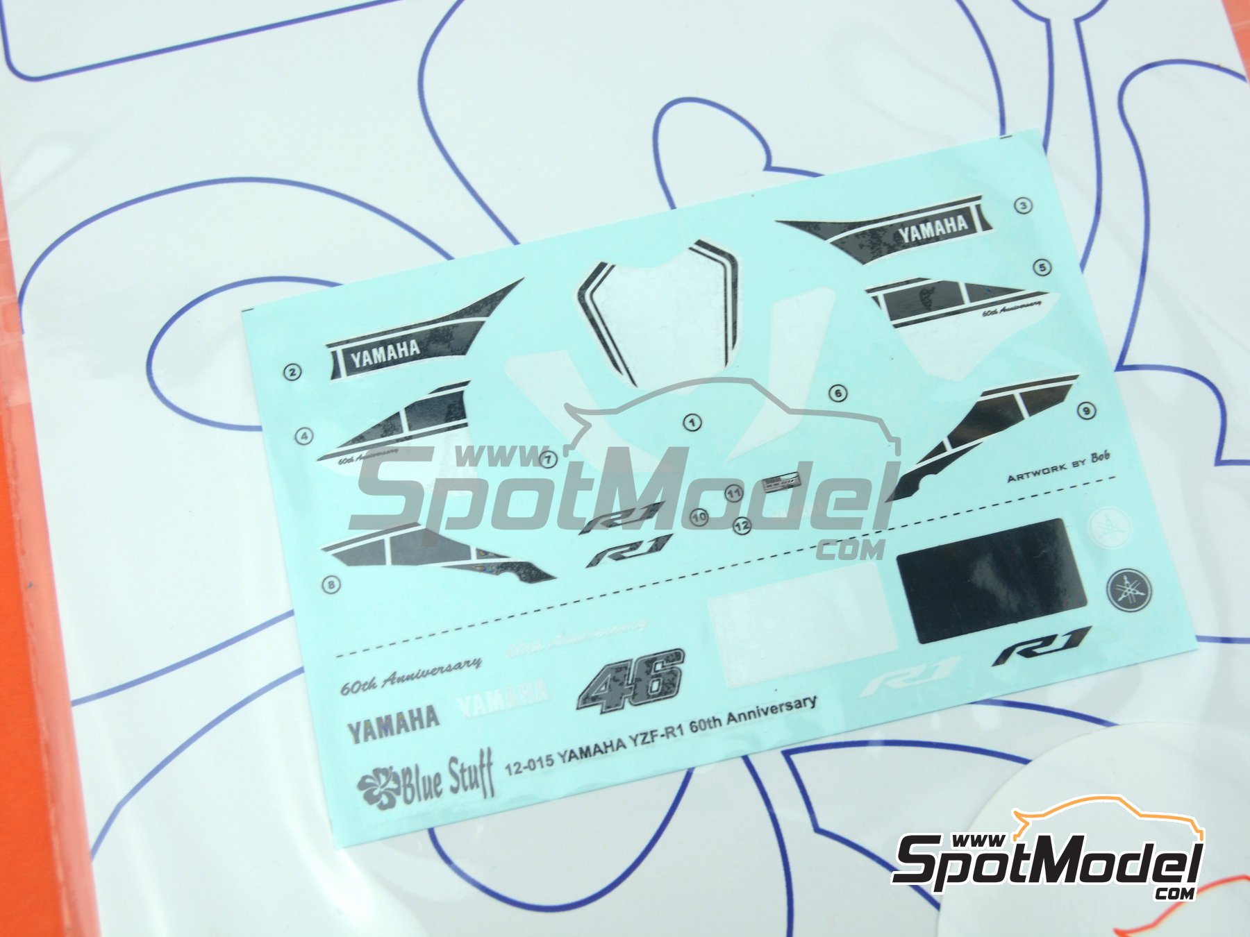 Image 5: Yamaha YZF-R1 Edici&oacute;n 60 Aniversario | Decoraci&oacute;n en escala&nbsp;1/12 fabricado por Blue Stuff (ref.&nbsp;12-015)