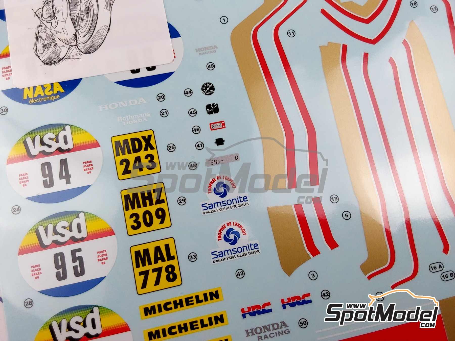 Image 8: Honda NXR750 Equipo HRC patrocinado por Rothmans - Rally Paris Dakar 1986 | Decoraci&oacute;n en escala&nbsp;1/12 fabricado por Blue Stuff (ref.&nbsp;12-046)