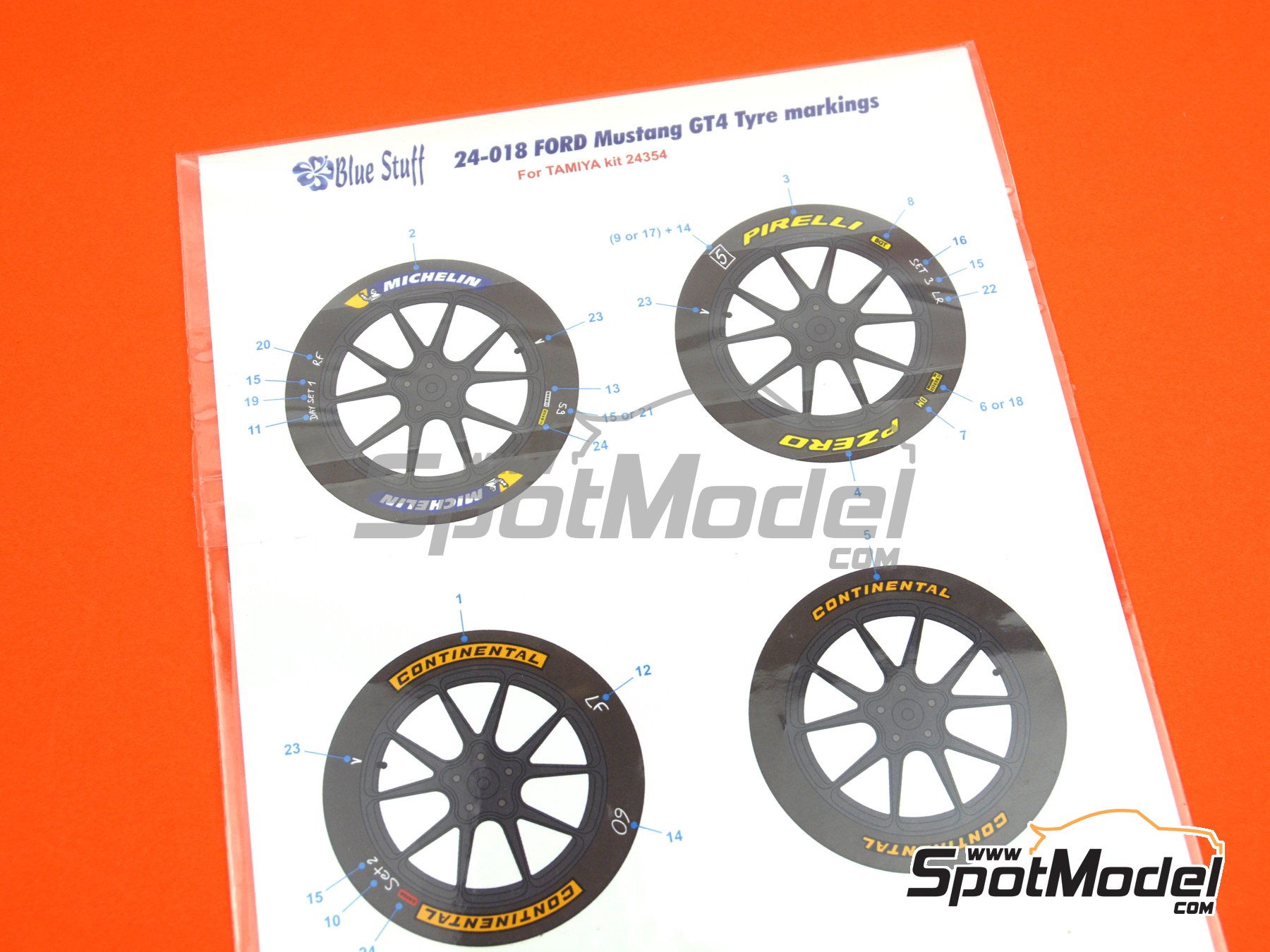 Image 3: Ford GT: Distintivos para los neum&aacute;ticos | Logotipos en escala&nbsp;1/24 fabricado por Blue Stuff (ref.&nbsp;24-018)