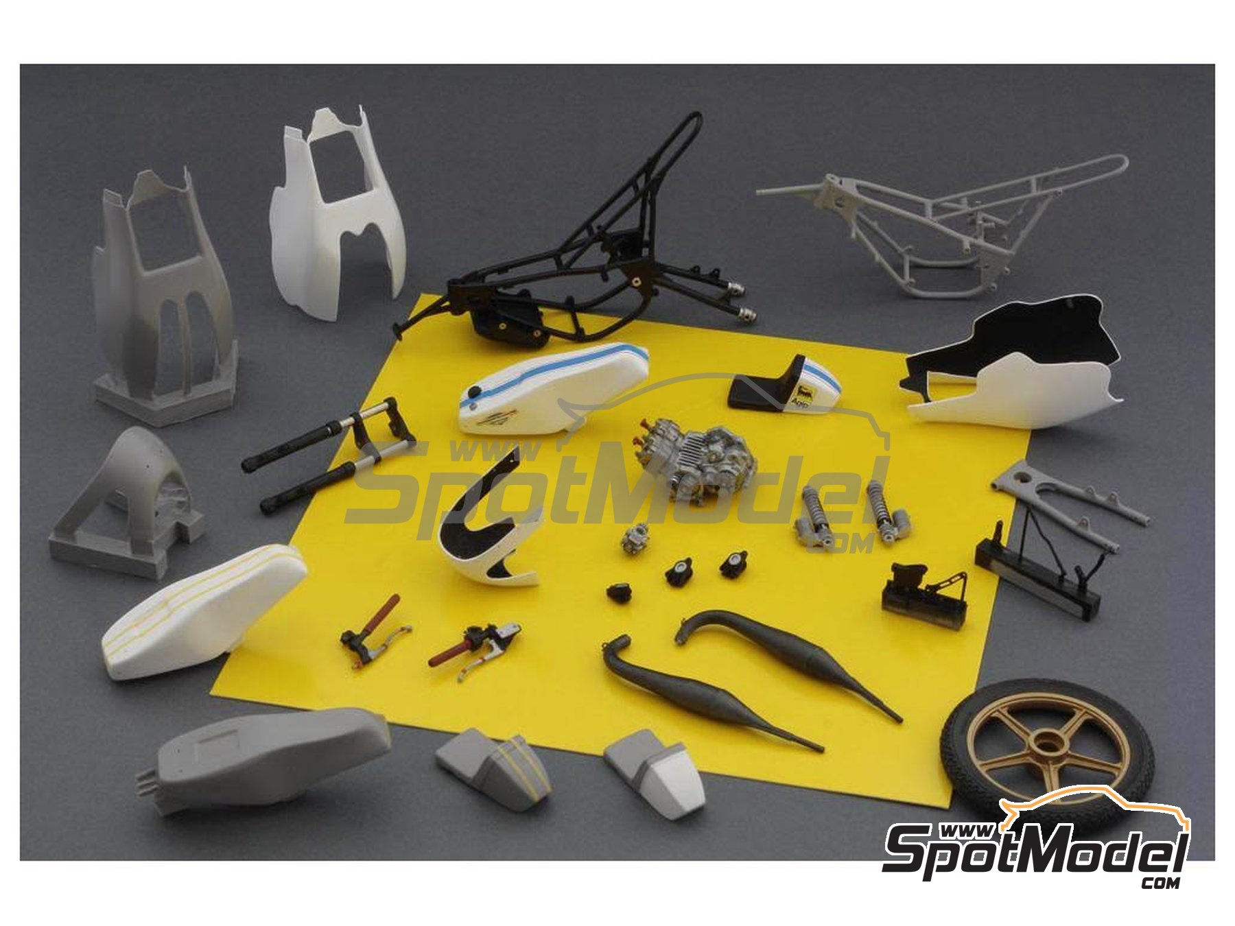 Image 1: Morbidelli 125cc - Campeonato del Mundo de Motociclismo 1976 | Maqueta de moto en escala&nbsp;1/12 fabricado por Brach Model (ref.&nbsp;BM-VR02, tambien 4589936673008)