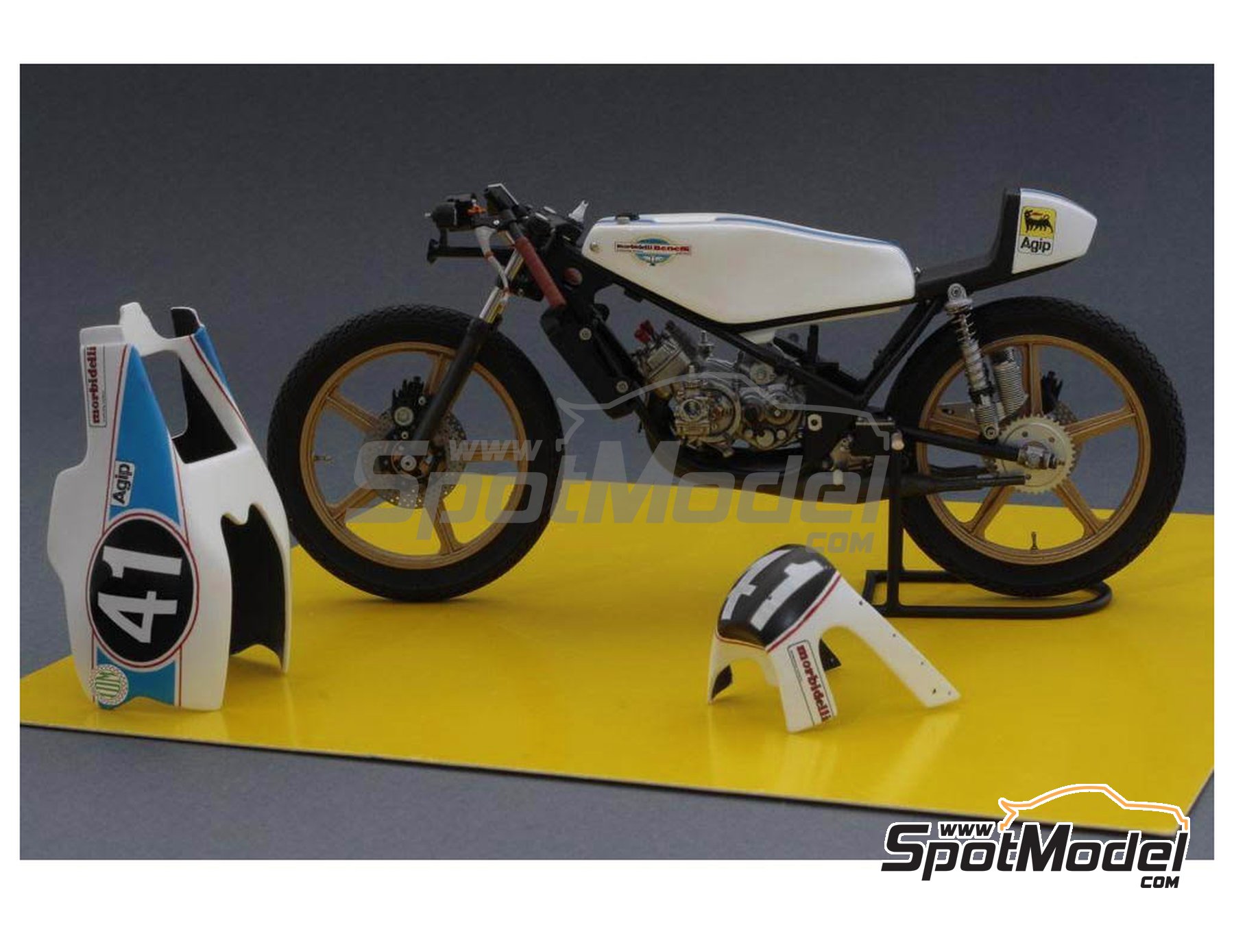 Image 2: Morbidelli 125cc - Campeonato del Mundo de Motociclismo 1976 | Maqueta de moto en escala&nbsp;1/12 fabricado por Brach Model (ref.&nbsp;BM-VR02, tambien 4589936673008)